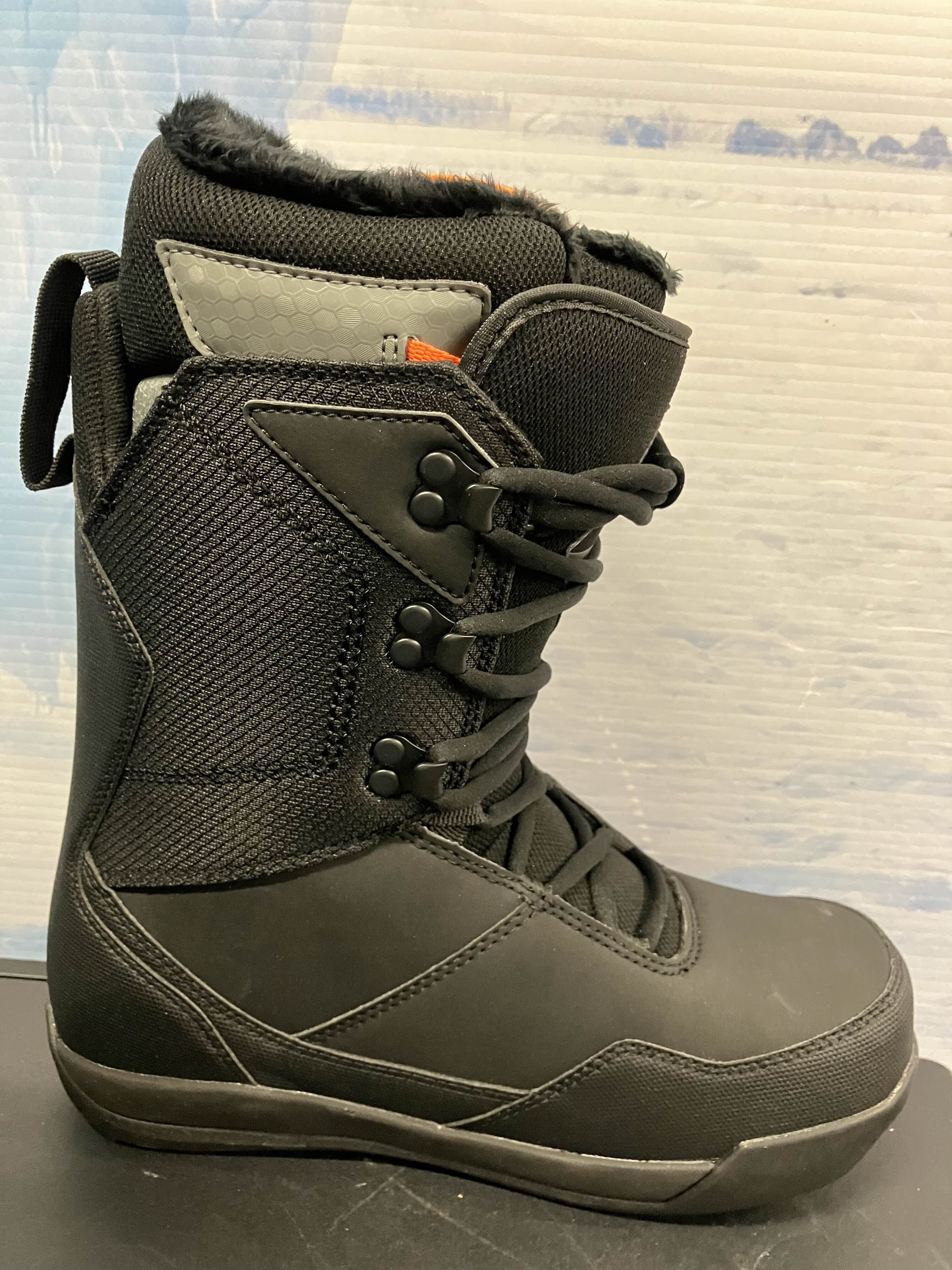 Lightly Used 2026 Thirtytwo Shifty Lace Black Women's Snowboard Boot - 7.0W US