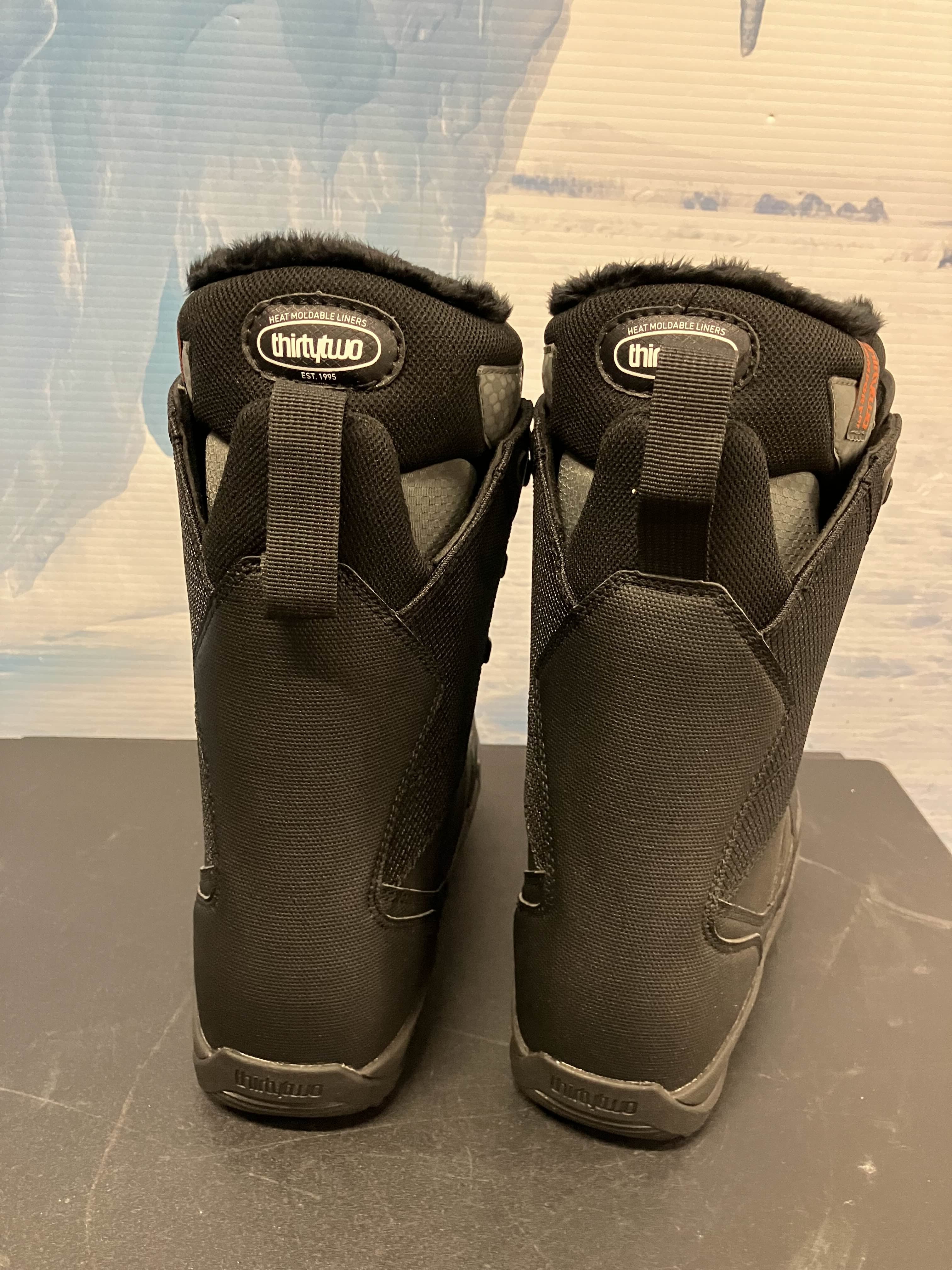 Lightly Used 2026 Thirtytwo Shifty Lace Black Women's Snowboard Boot - 7.0W US