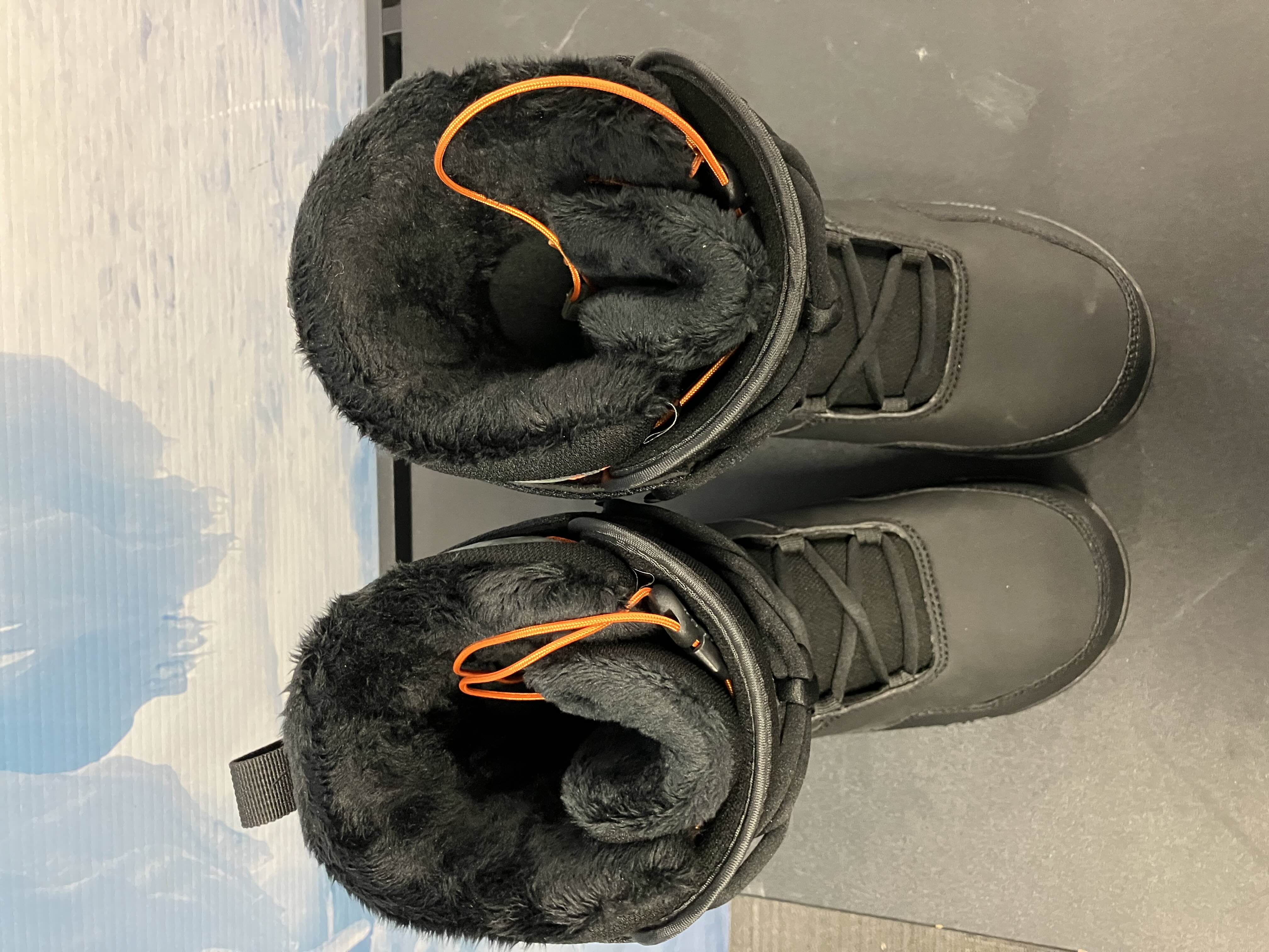 Lightly Used 2026 Thirtytwo Shifty Lace Black Women's Snowboard Boot - 7.0W US