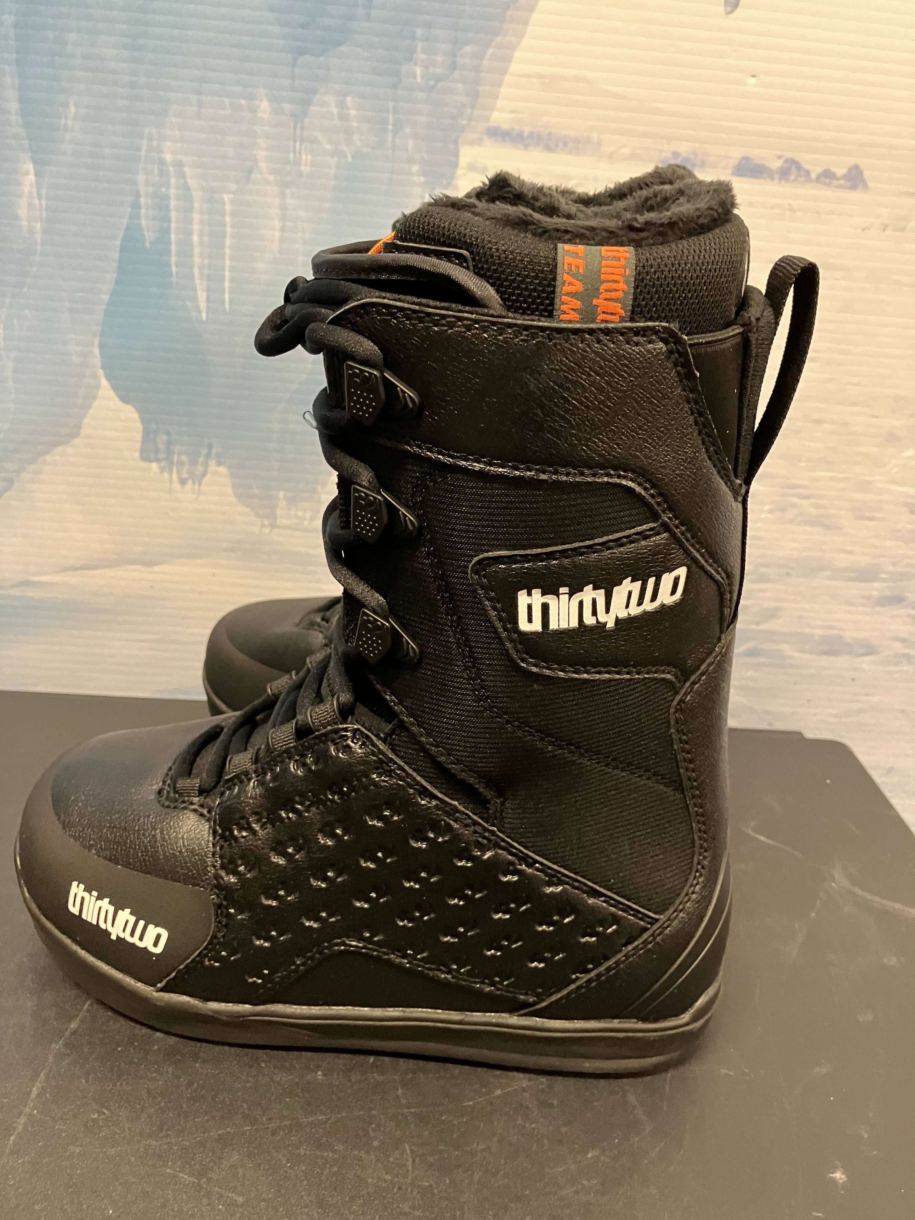 Lightly Used 2026 Thirtytwo Lashed Lace Black Women's Snowboard Boot - 7.0W US