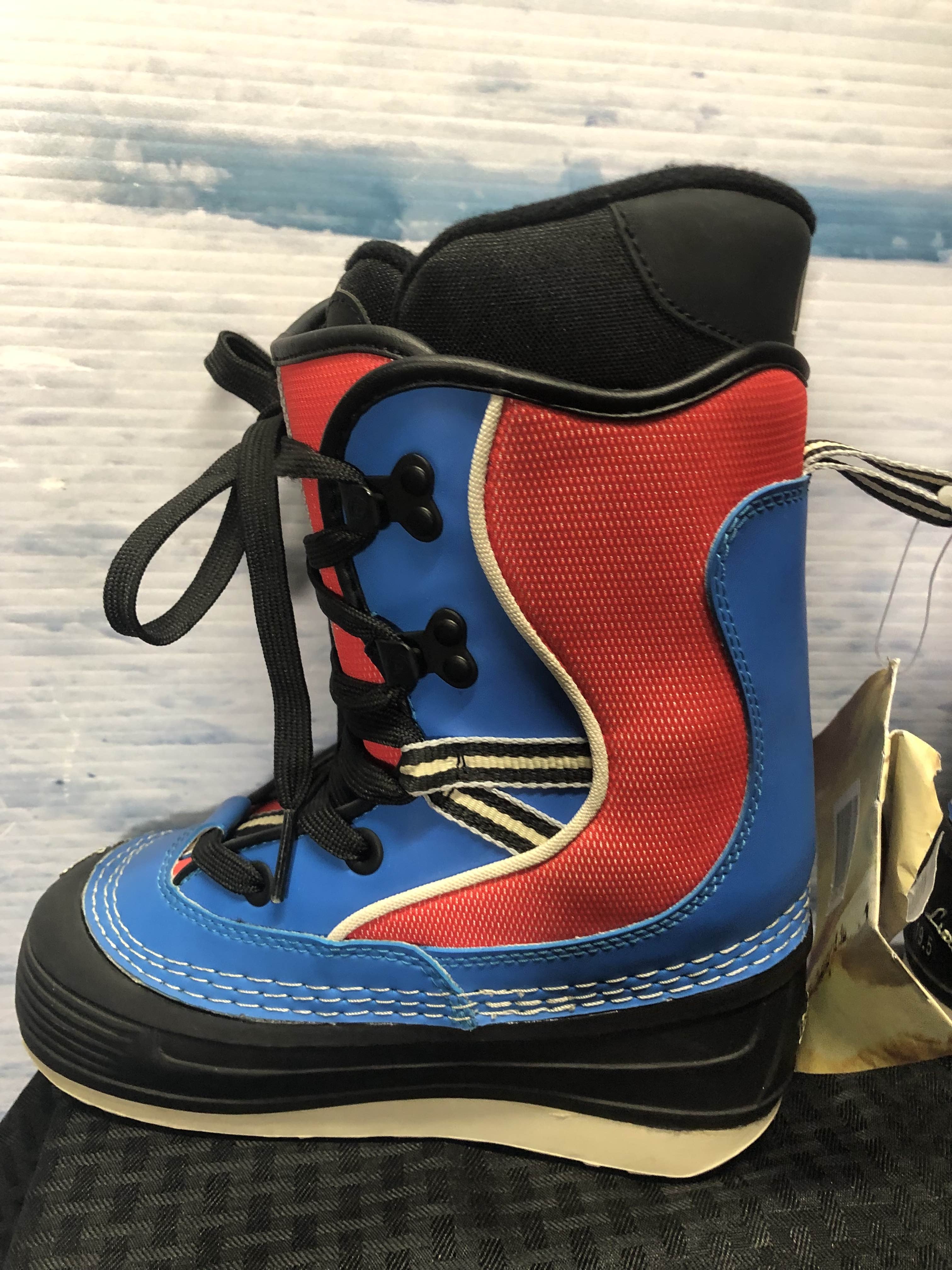 New Dee Luxe Lace Up Kid's Size 19.5 Snowboard Boot
