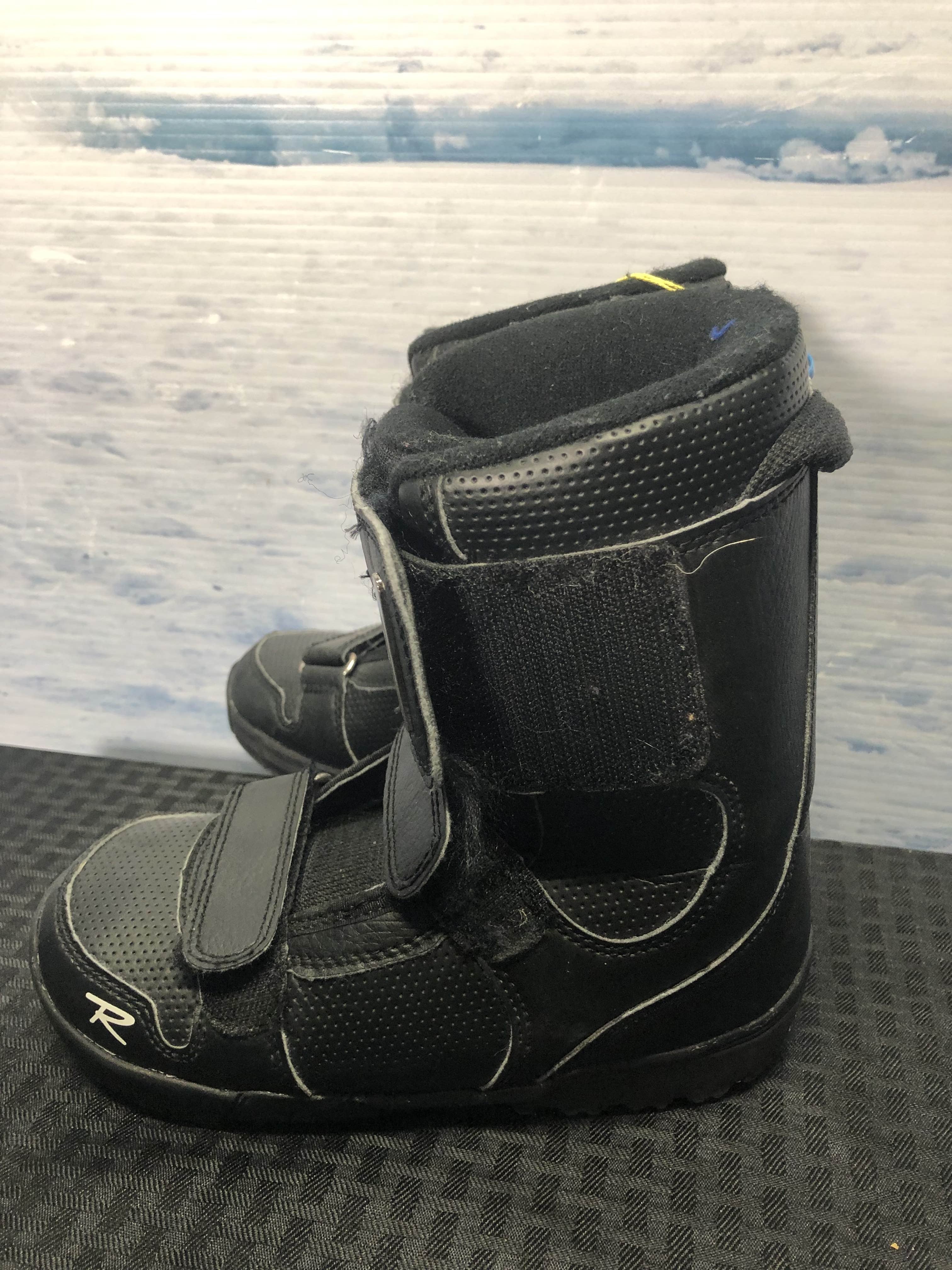 Used Rossignol Rossi Kid 21.0 Velcro Kids Snowboard Boots