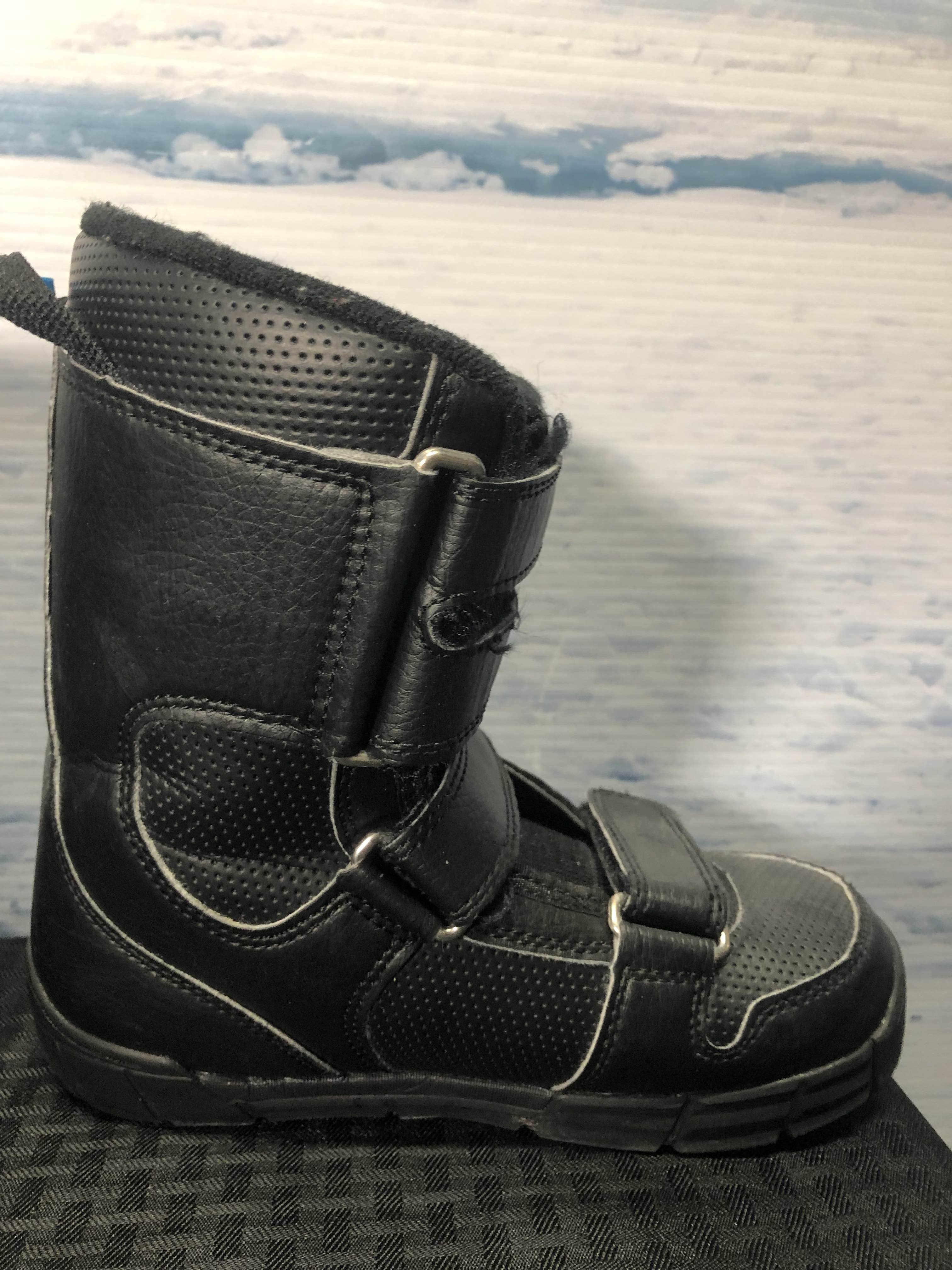 Used Rossignol Rossi Kid 21.0 Velcro Kids Snowboard Boots