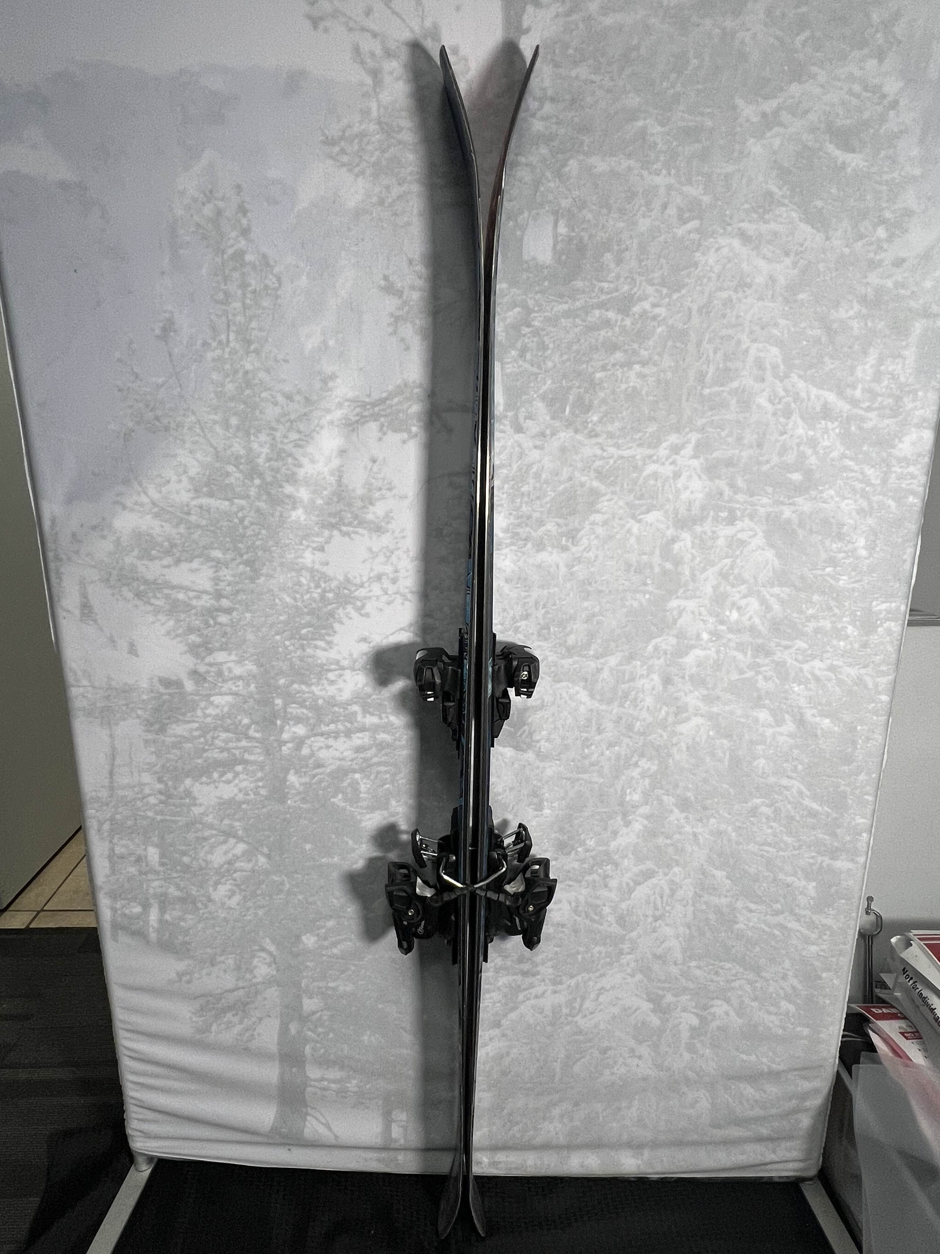 Lightly Used 2023 Atomic Bent Chetler 90 175cm Skis with Adjustable tyrolia MN 14 Bindings