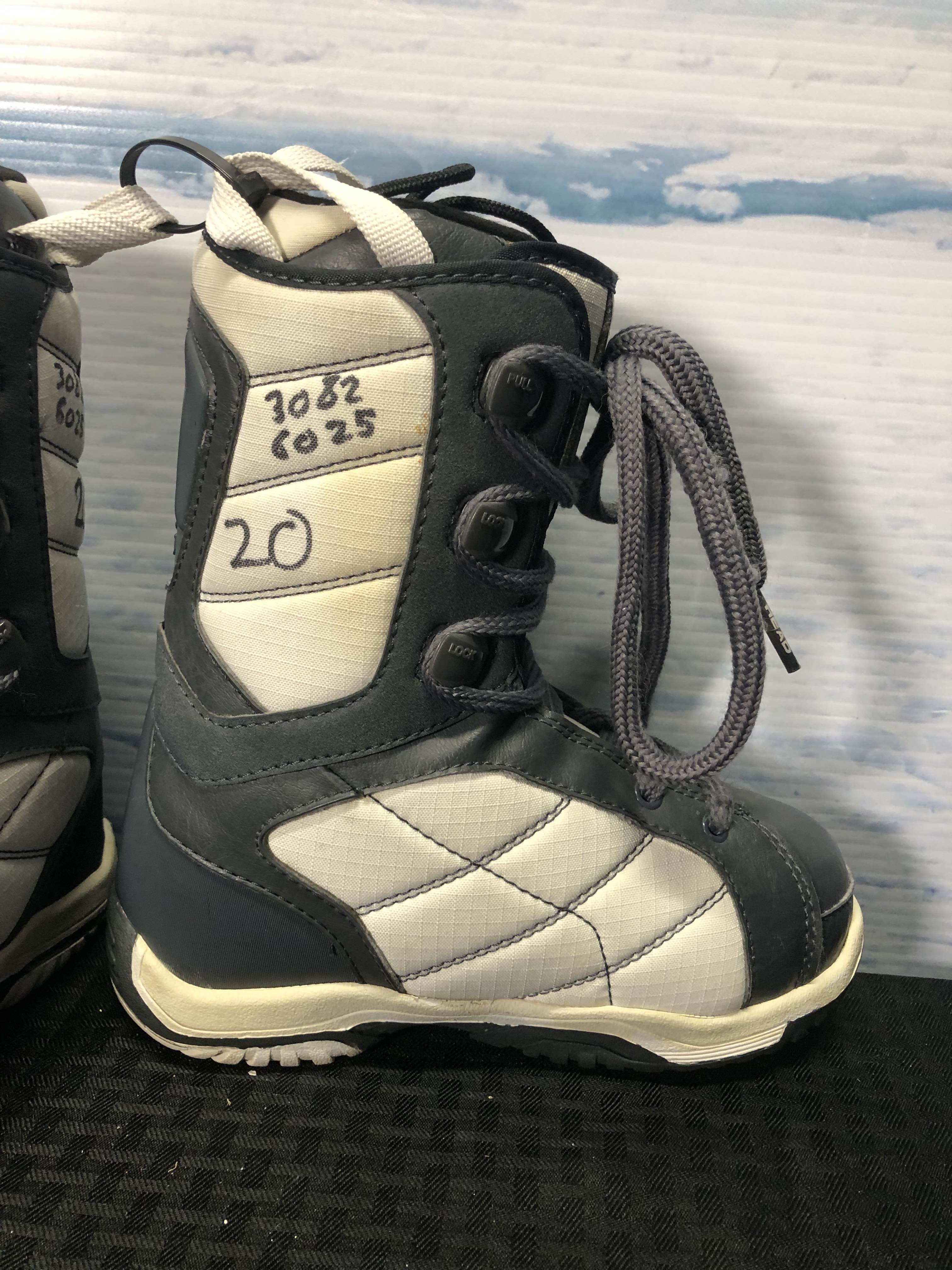 Used Head Jr Lace Up Snowboard Boot - 20.0