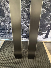 Atomic Maven 84 R 144cm Skis w/ Atomic M10 GW SYS ATO Demo Binding - New 2027