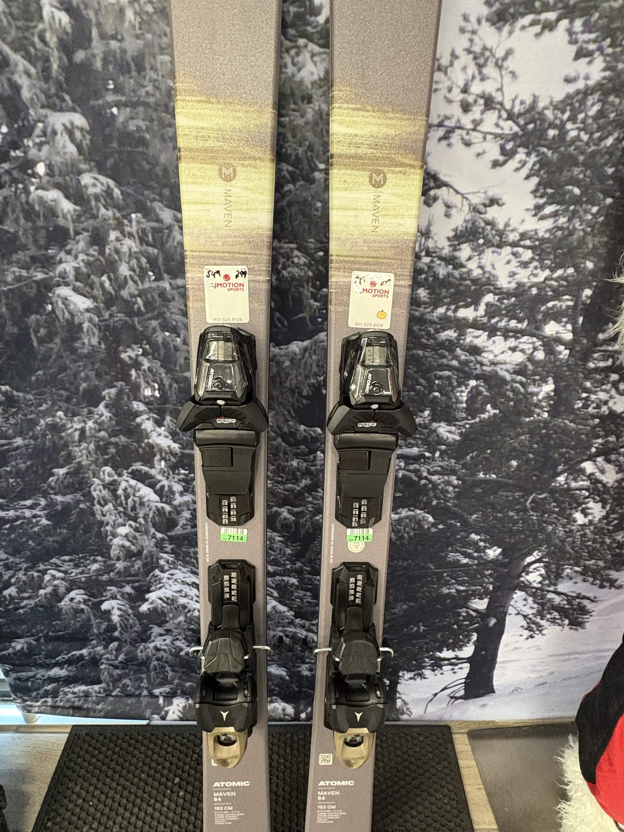 Atomic Maven 84 R 153cm Skis w/ Atomic M10 GW SYS ATO Demo Binding - New 2027