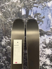Atomic Maven 84 R 153cm Skis w/ Atomic M10 GW SYS ATO Demo Binding - New 2027