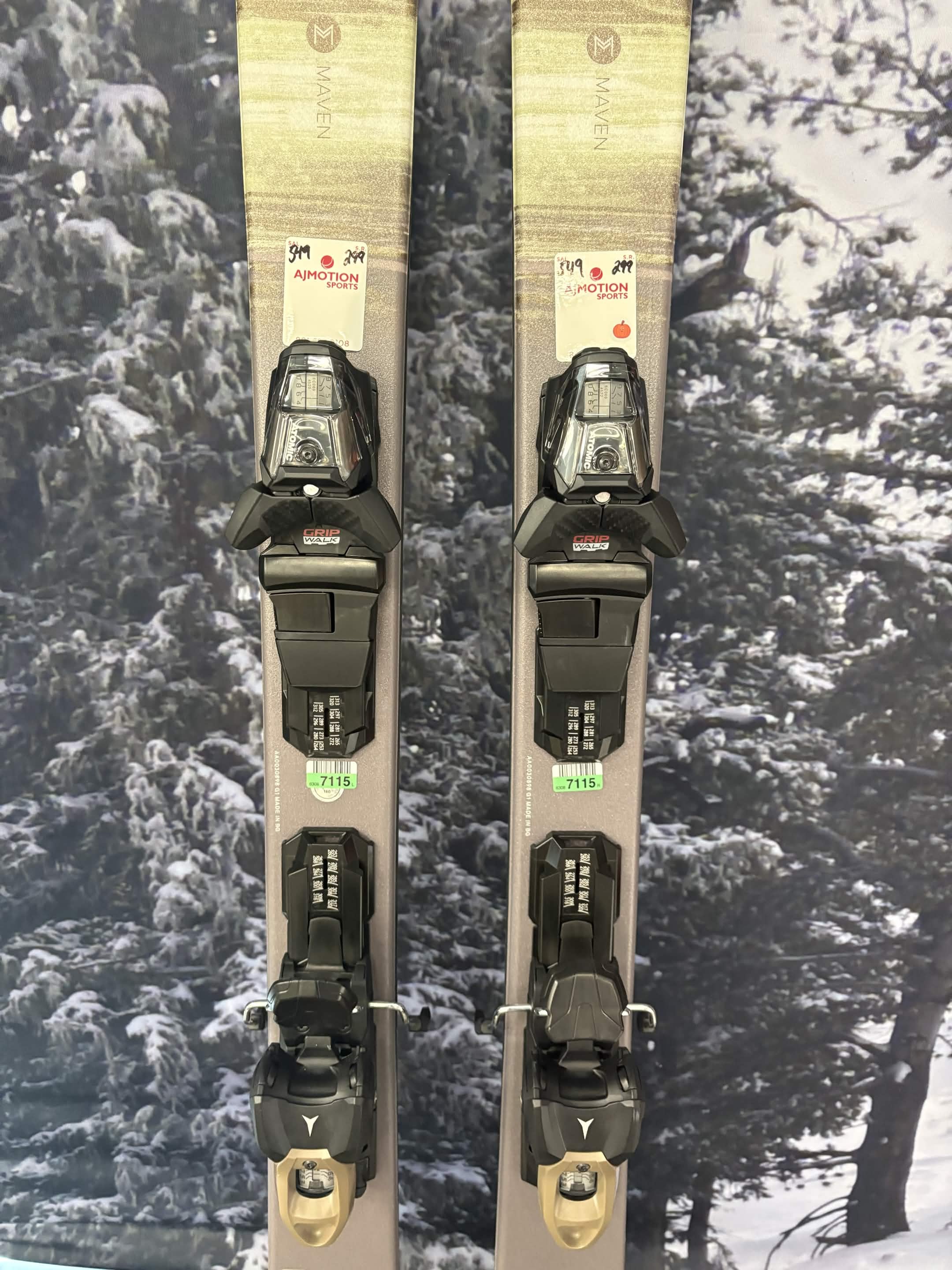 Atomic Maven 84 R 162cm Skis w/ Atomic M10 GW SYS ATO Demo Binding - New 2027