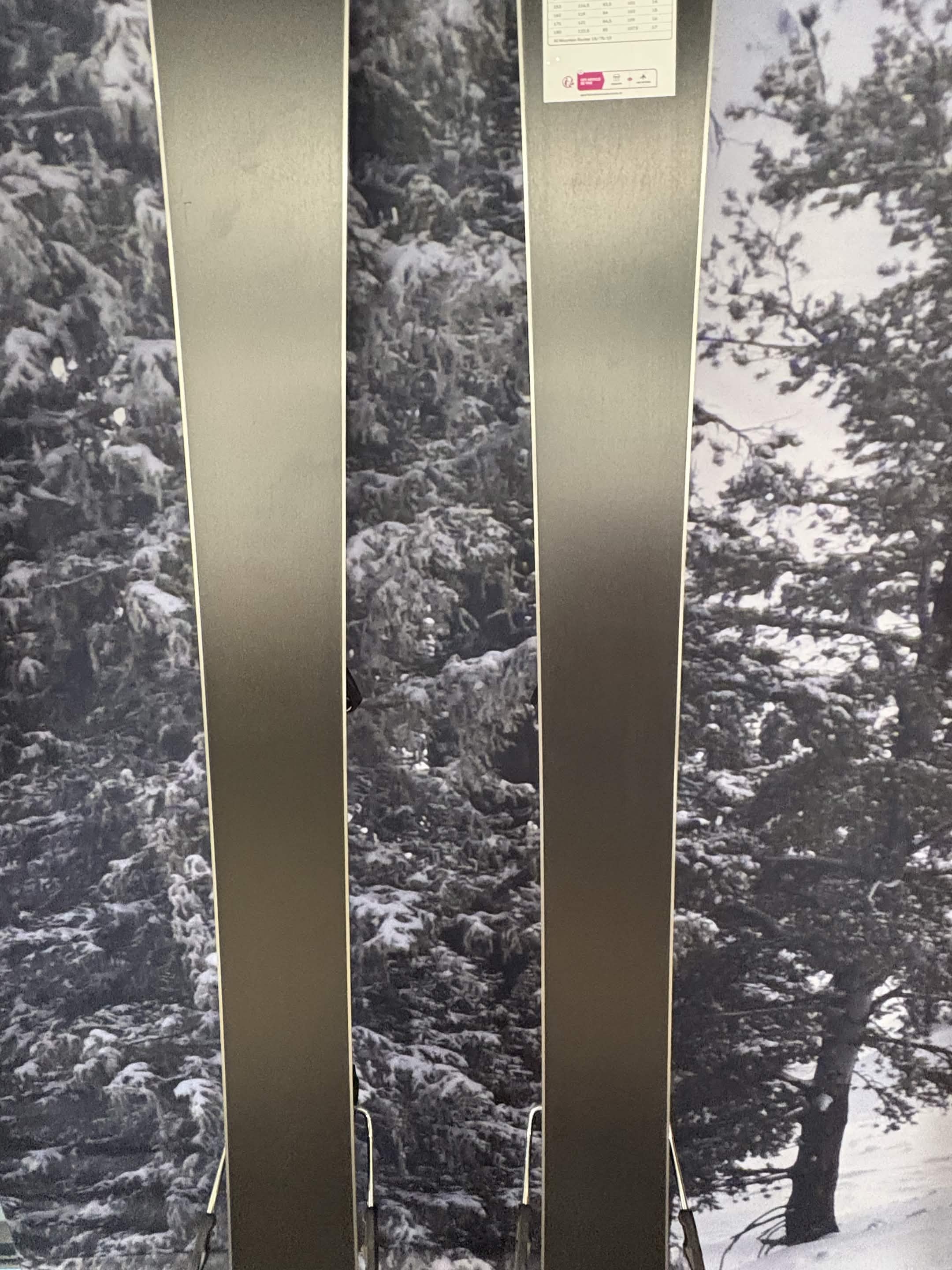 Atomic Maverick 84 R 162cm Skis w/ ATOMIC M10 GW SYS ATO Demo Binding - New 2027
