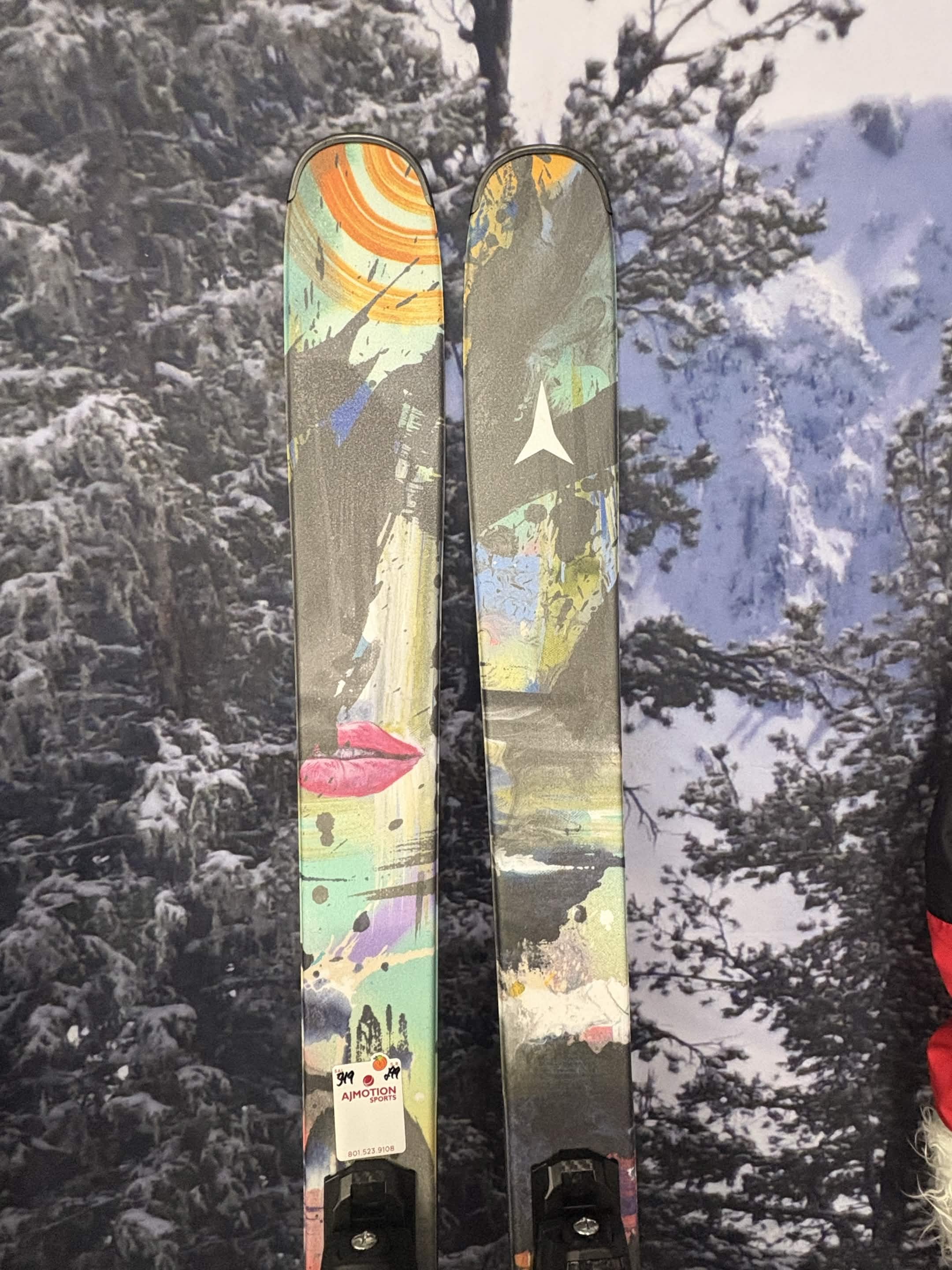 Atomic Bent Chetler 85 R 175cm Skis w/ ATOMIC M10 GW SYS ATO Demo Binding -New 2027