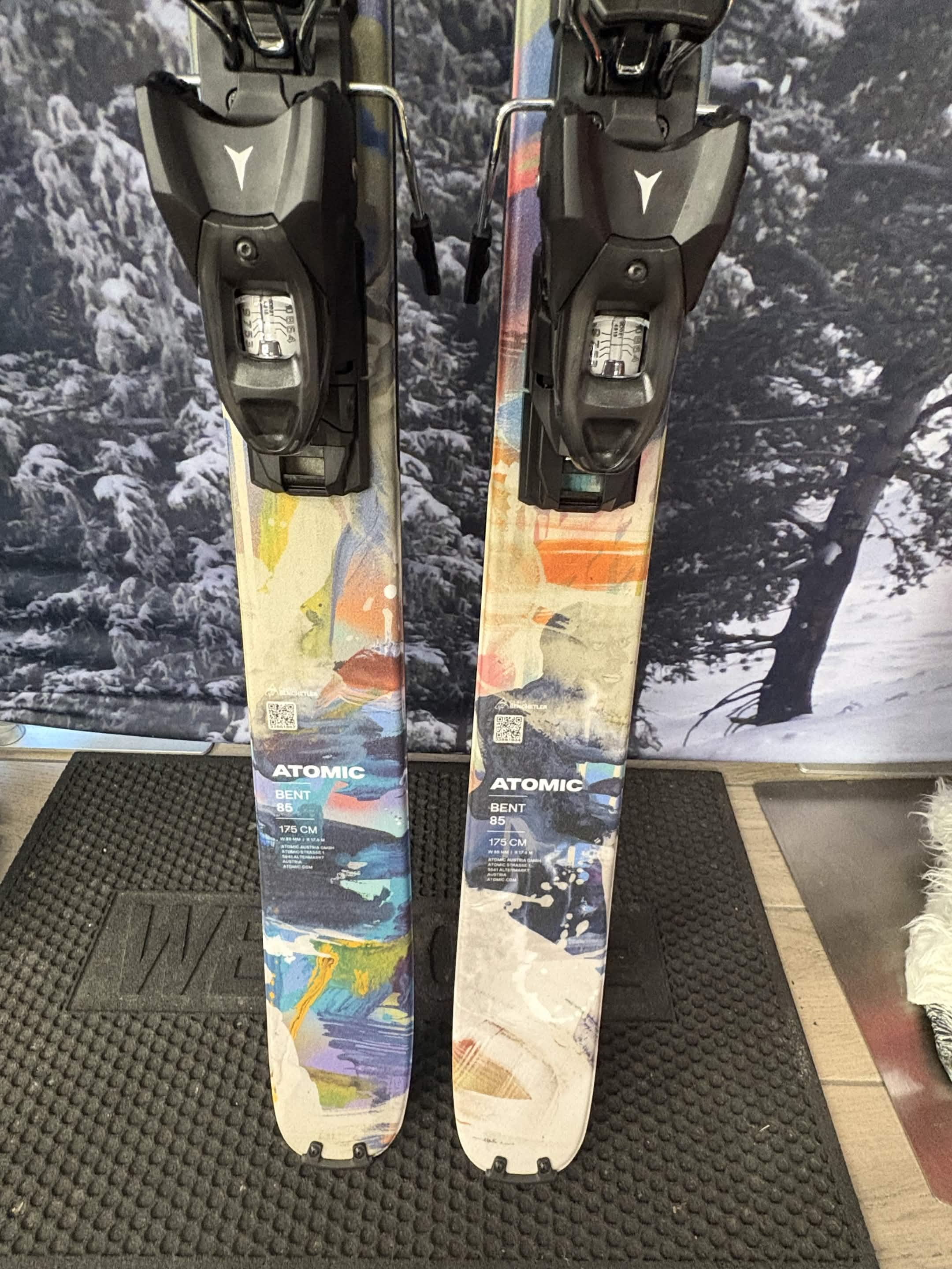 Atomic Bent Chetler 85 R 175cm Skis w/ ATOMIC M10 GW SYS ATO Demo Binding -New 2027