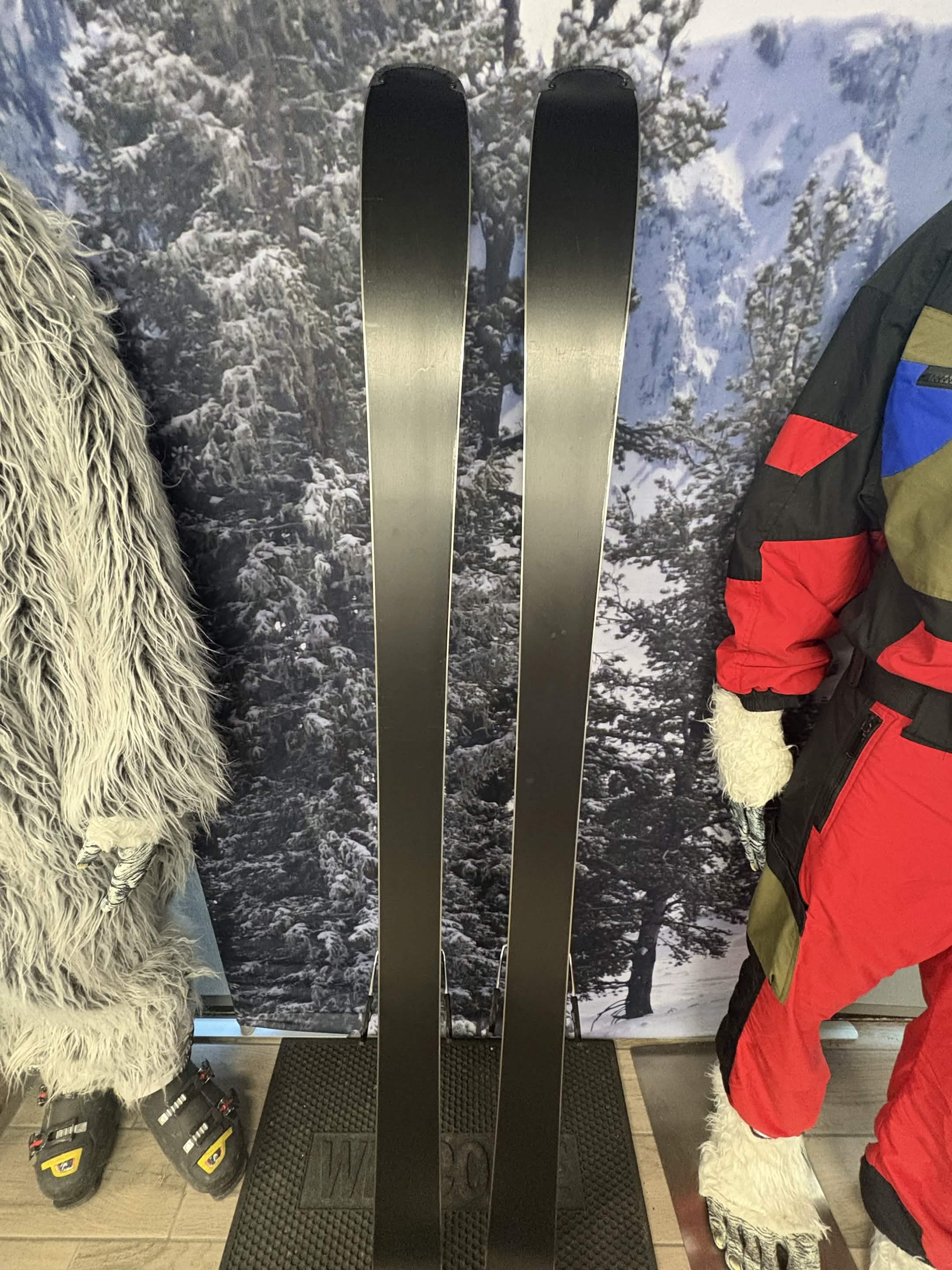 Atomic Bent Chetler 85 R 175cm Skis w/ ATOMIC M10 GW SYS ATO Demo Binding -New 2027