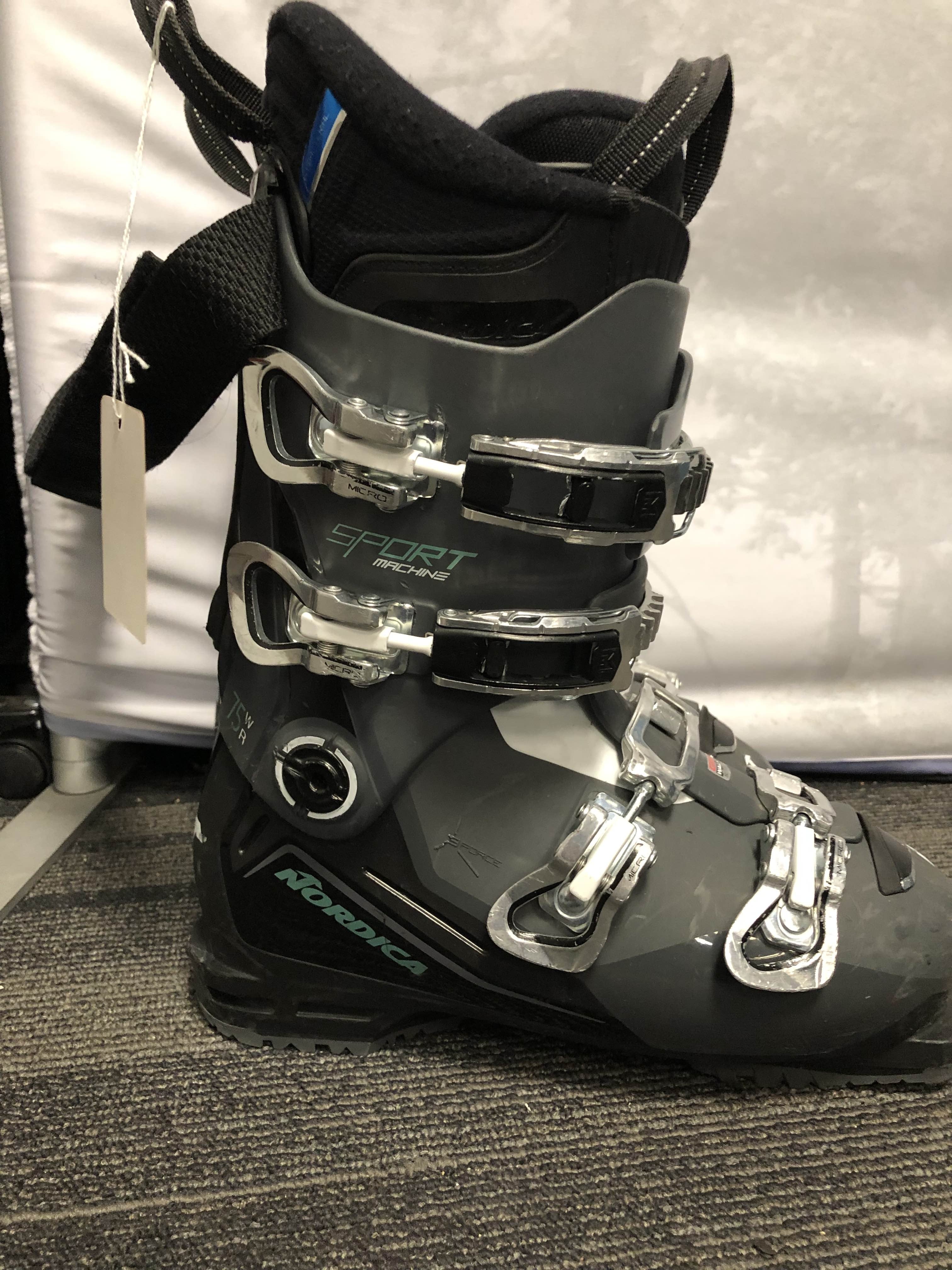Used Nordica Sportmachine 25.0 75 W R Ski Boot