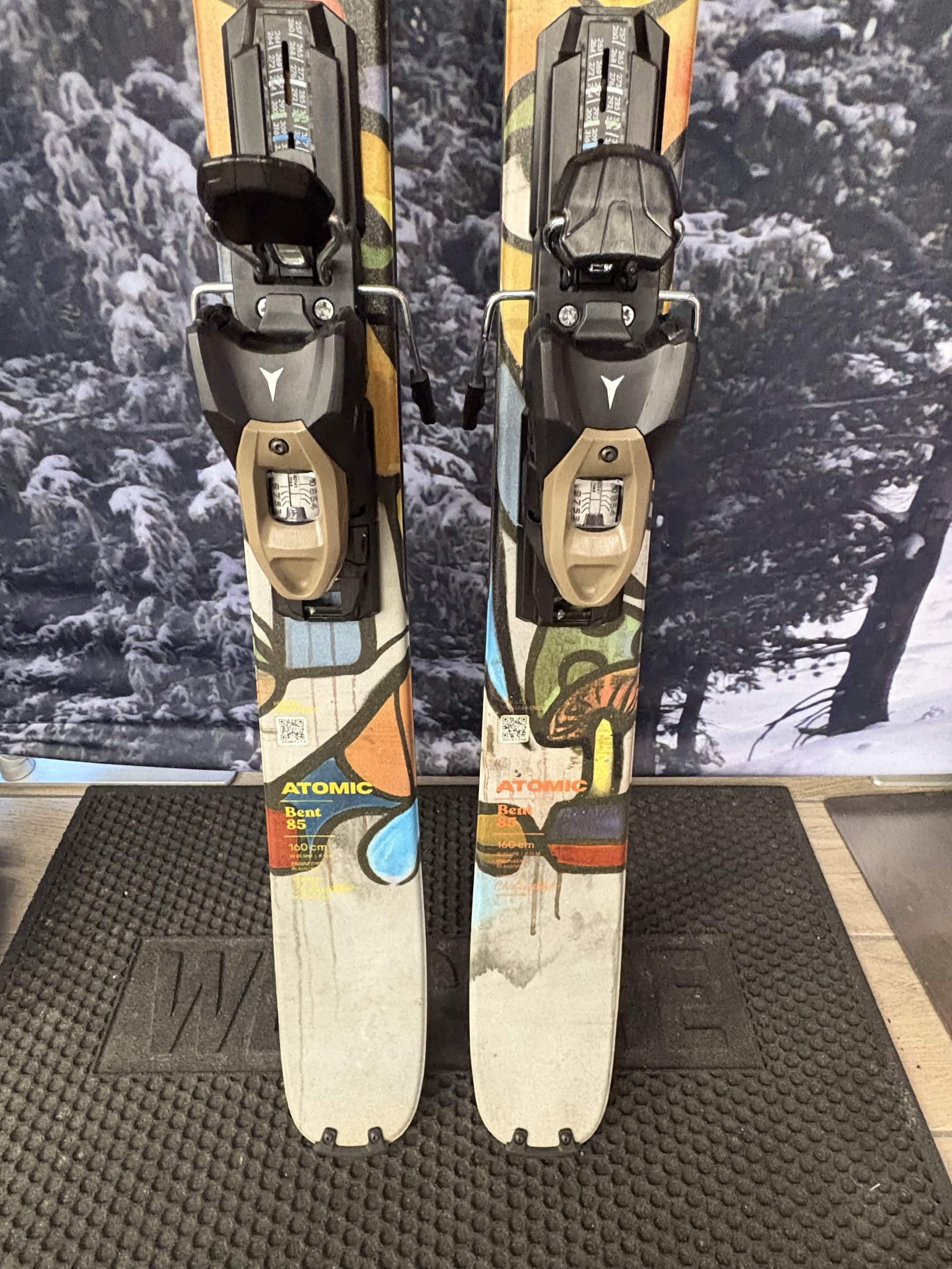 Atomic Bent Chetler 85R 160cm Skis w/ ATOMIC EM10 GW ATO SYS Demo Binding - New 2026
