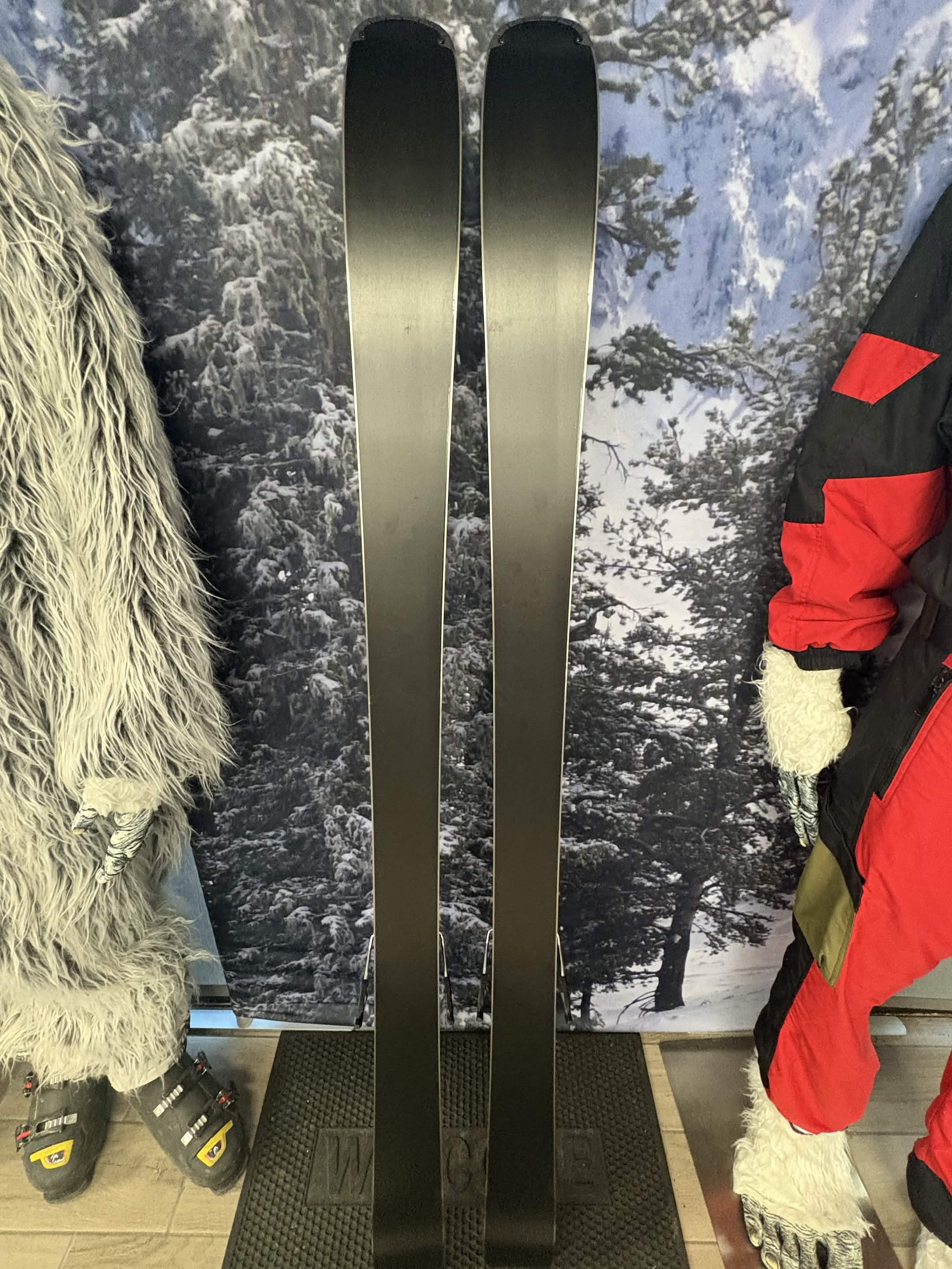 Atomic Bent Chetler 85 R 170cm Skis w/ Atomic M10 GW SYS ATO Demo Binding -New 2027