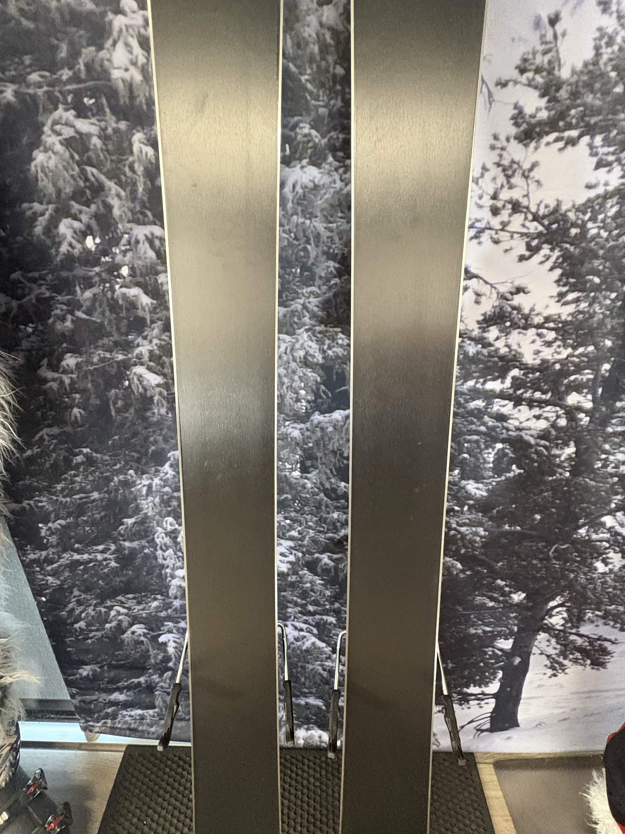 Armada ARV 94 R 171cm Skis w/ Armada Strive 11 ARM SYS Demo Binding - New 2027
