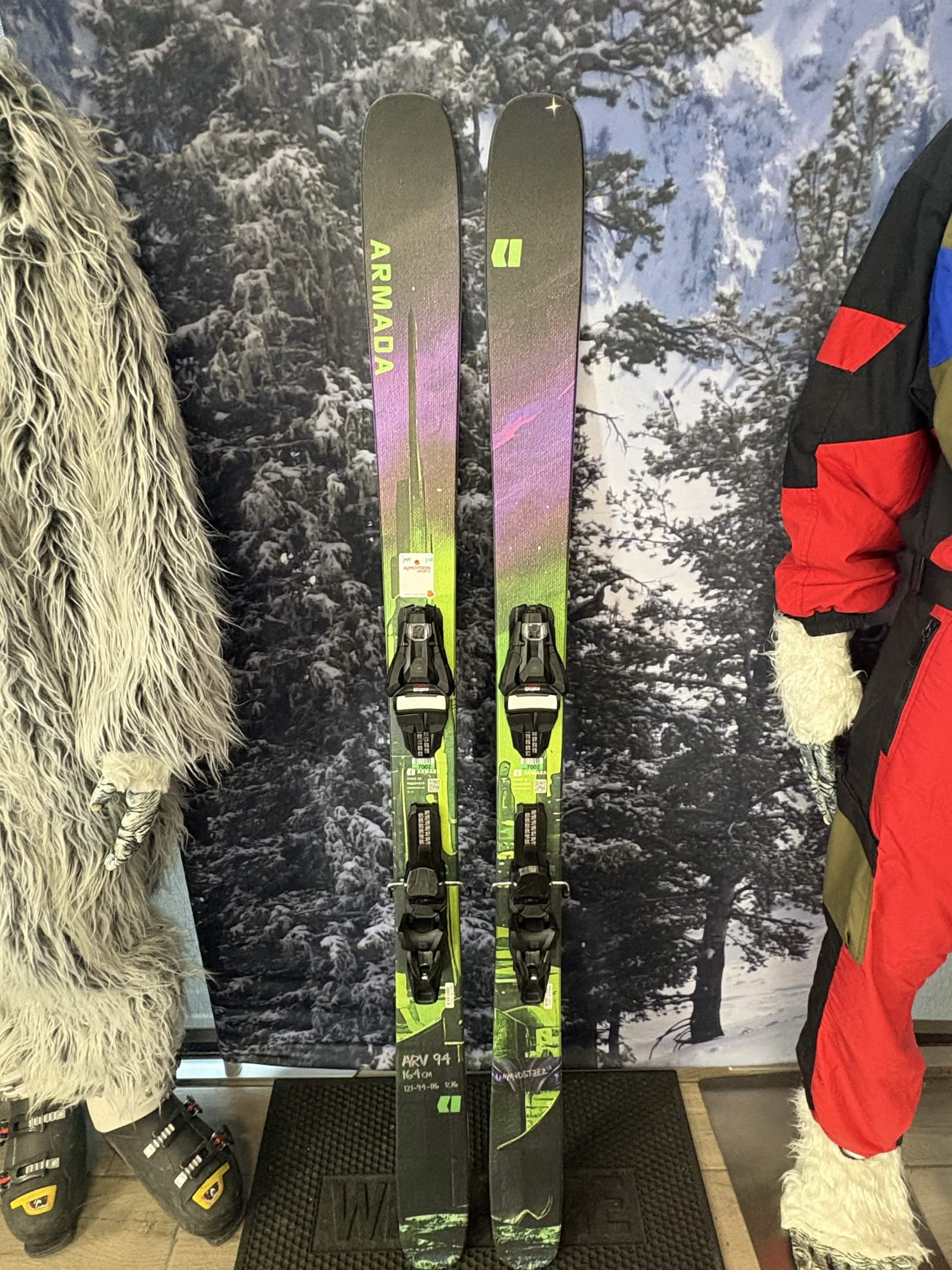Armada ARV 94 R 164cm Skis w/ Armada Strive 11 ARM SYS Demo Binding - New 2027