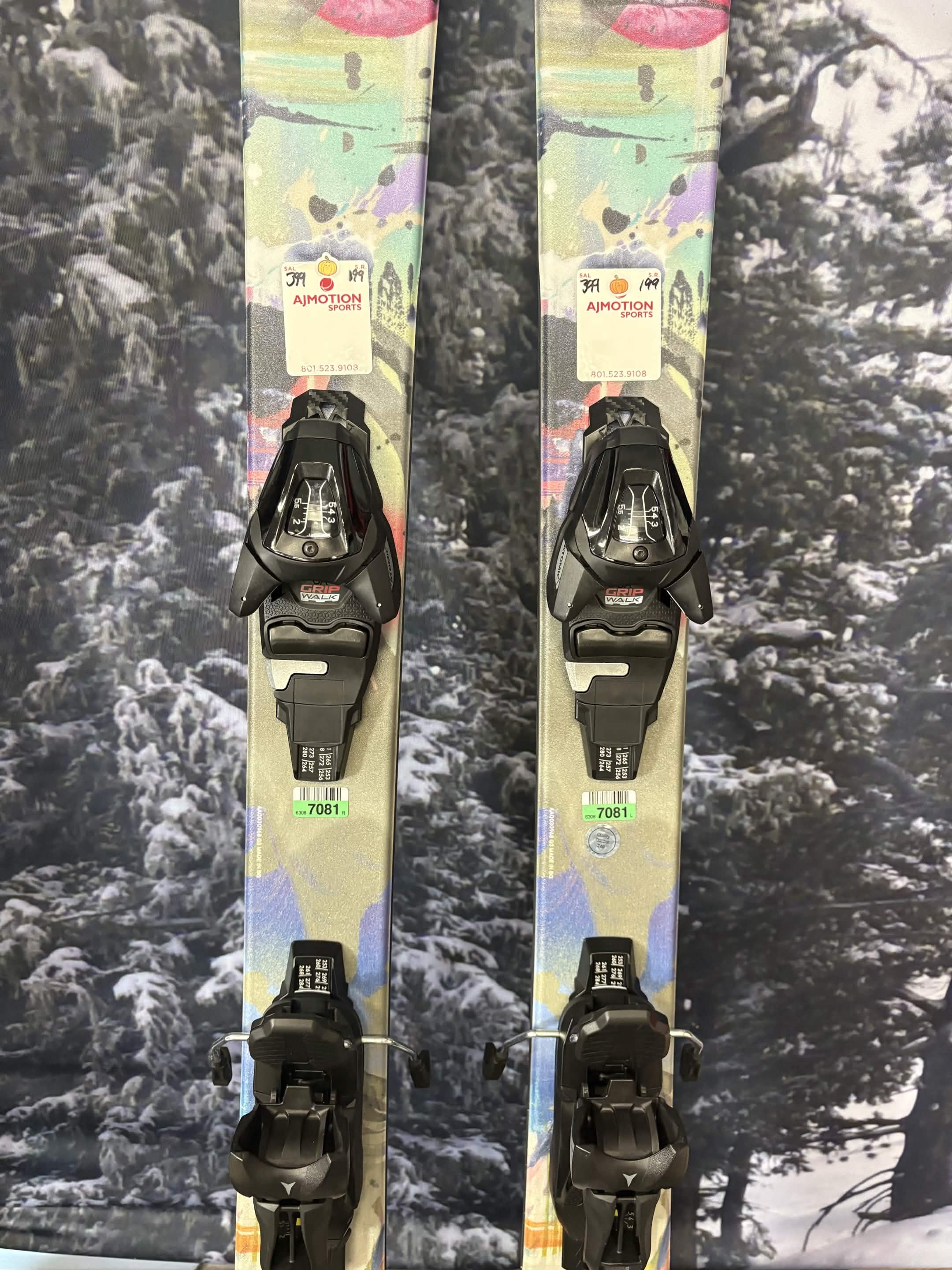 Atomic Bent Jr 140cm Skis w/ Atomic L6 GW SYS ATO Demo Binding - New 2027
