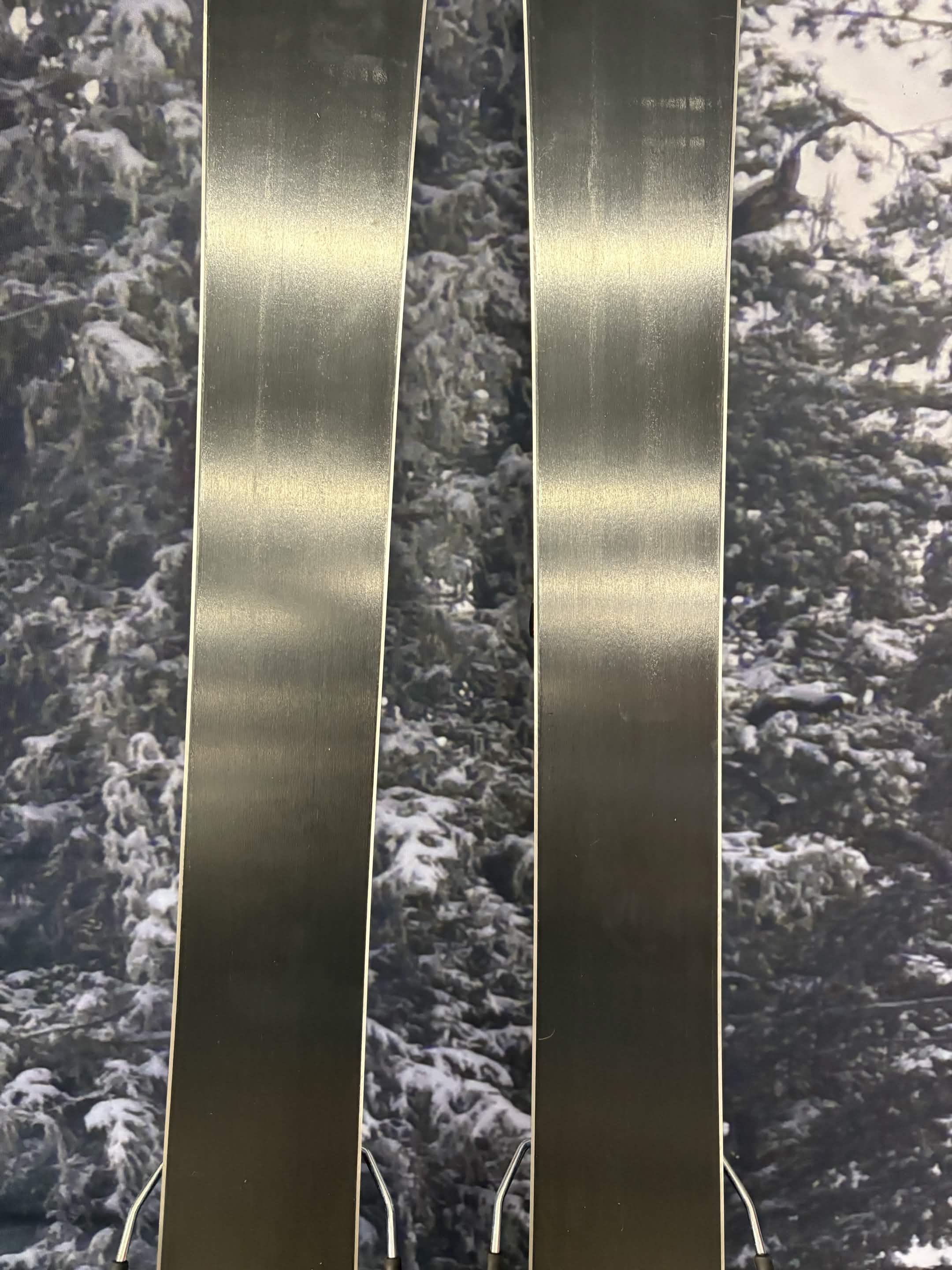Atomic Bent Jr 140cm Skis w/ Atomic L6 GW SYS ATO Demo Binding - New 2027