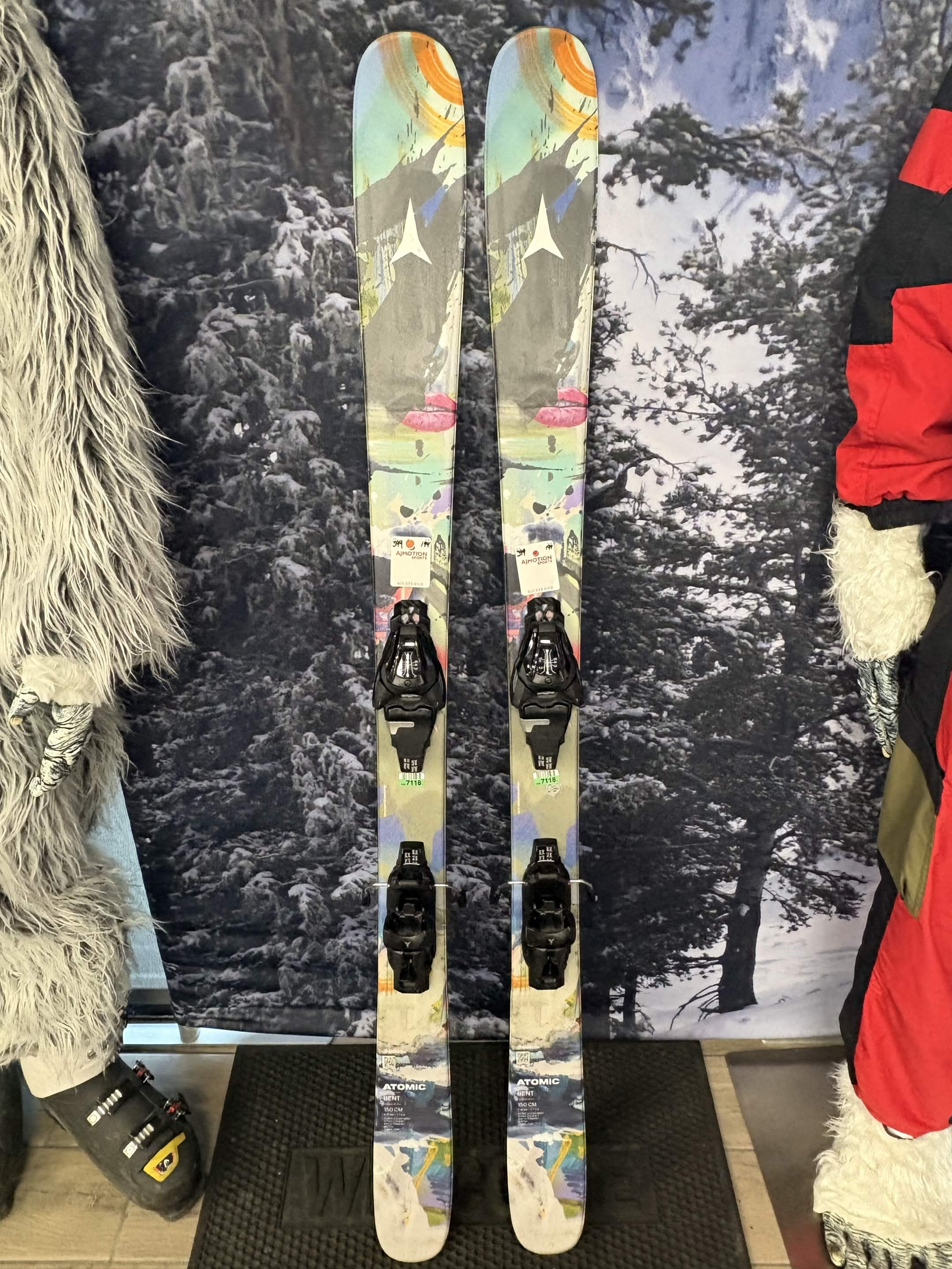 Atomic Bent Jr 150cm Skis w/ Atomic L6 GW SYS ATO Demo Binding - New 2027
