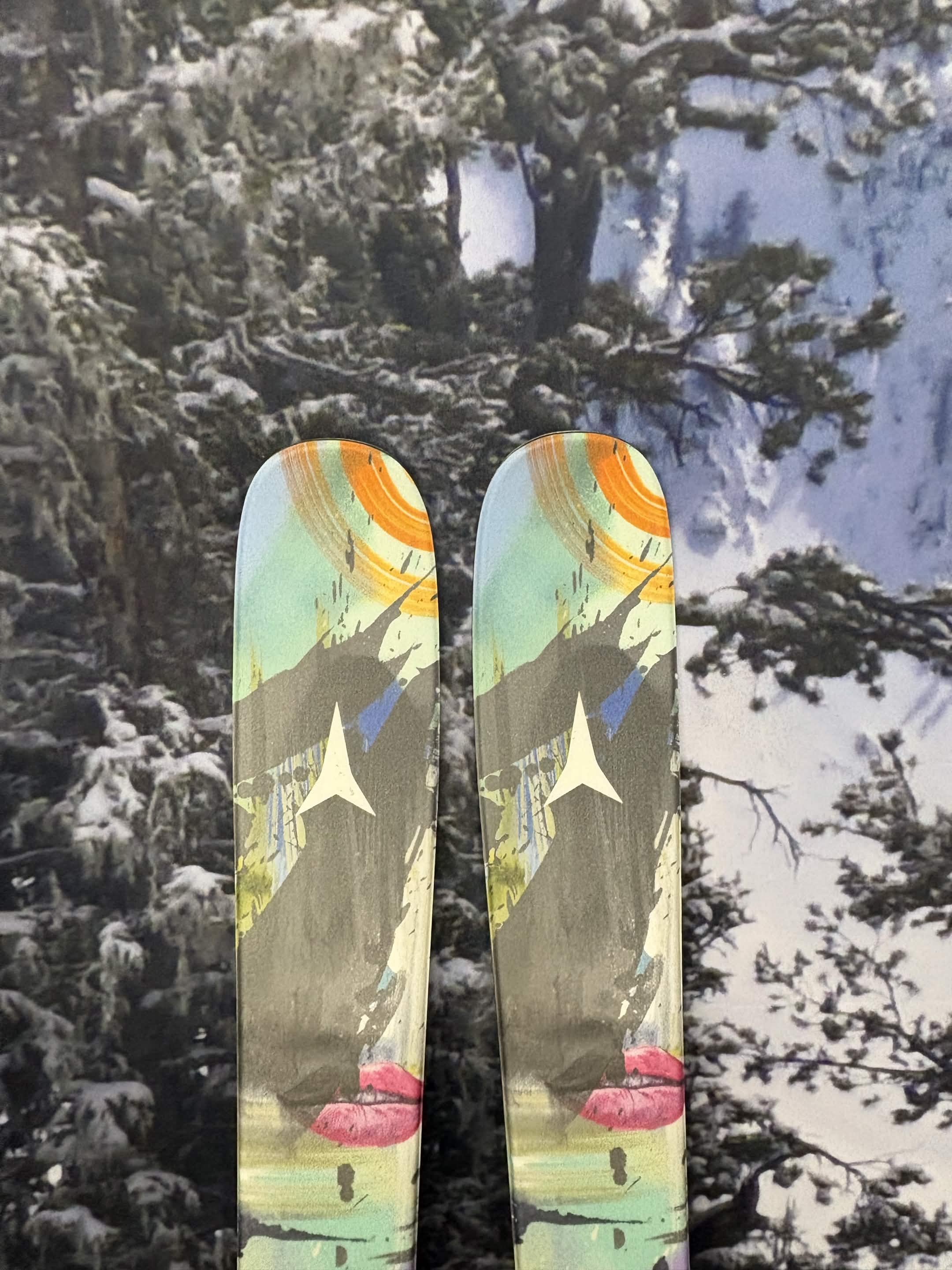 Atomic Bent Jr 150cm Skis w/ Atomic L6 GW SYS ATO Demo Binding - New 2027