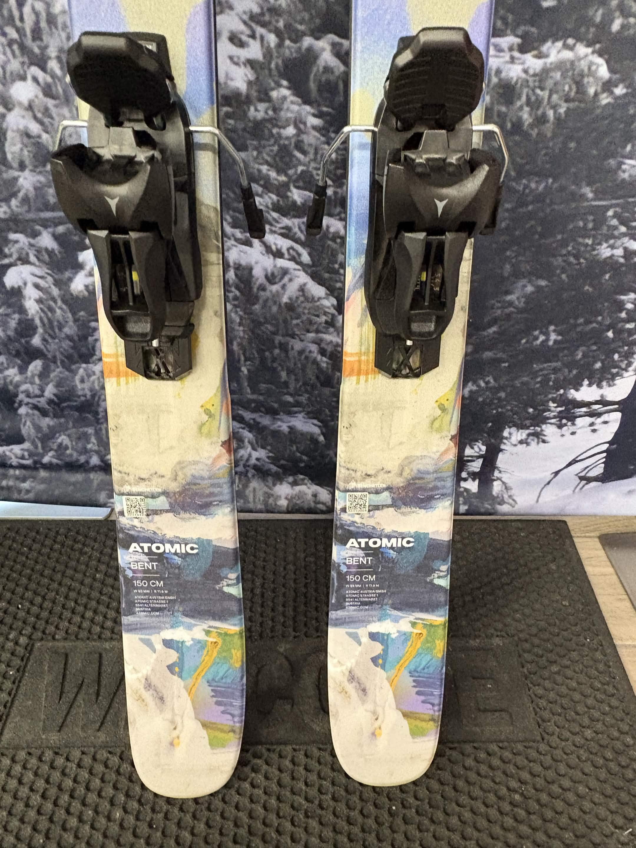 Atomic Bent Jr 150cm Skis w/ Atomic L6 GW SYS ATO Demo Binding - New 2027