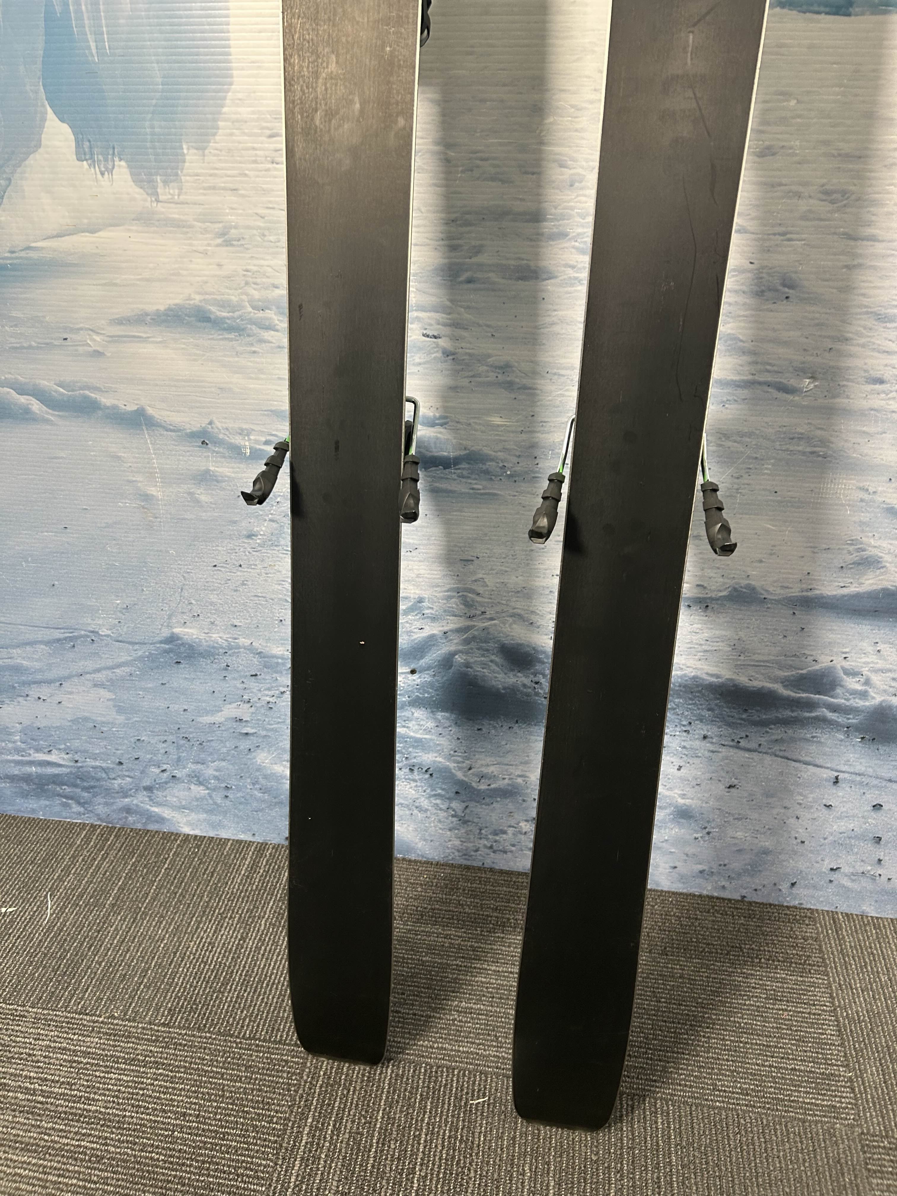 New Elan Ripstick 189cm w/ Tyrolia Attack LYT13 GW Bindings
