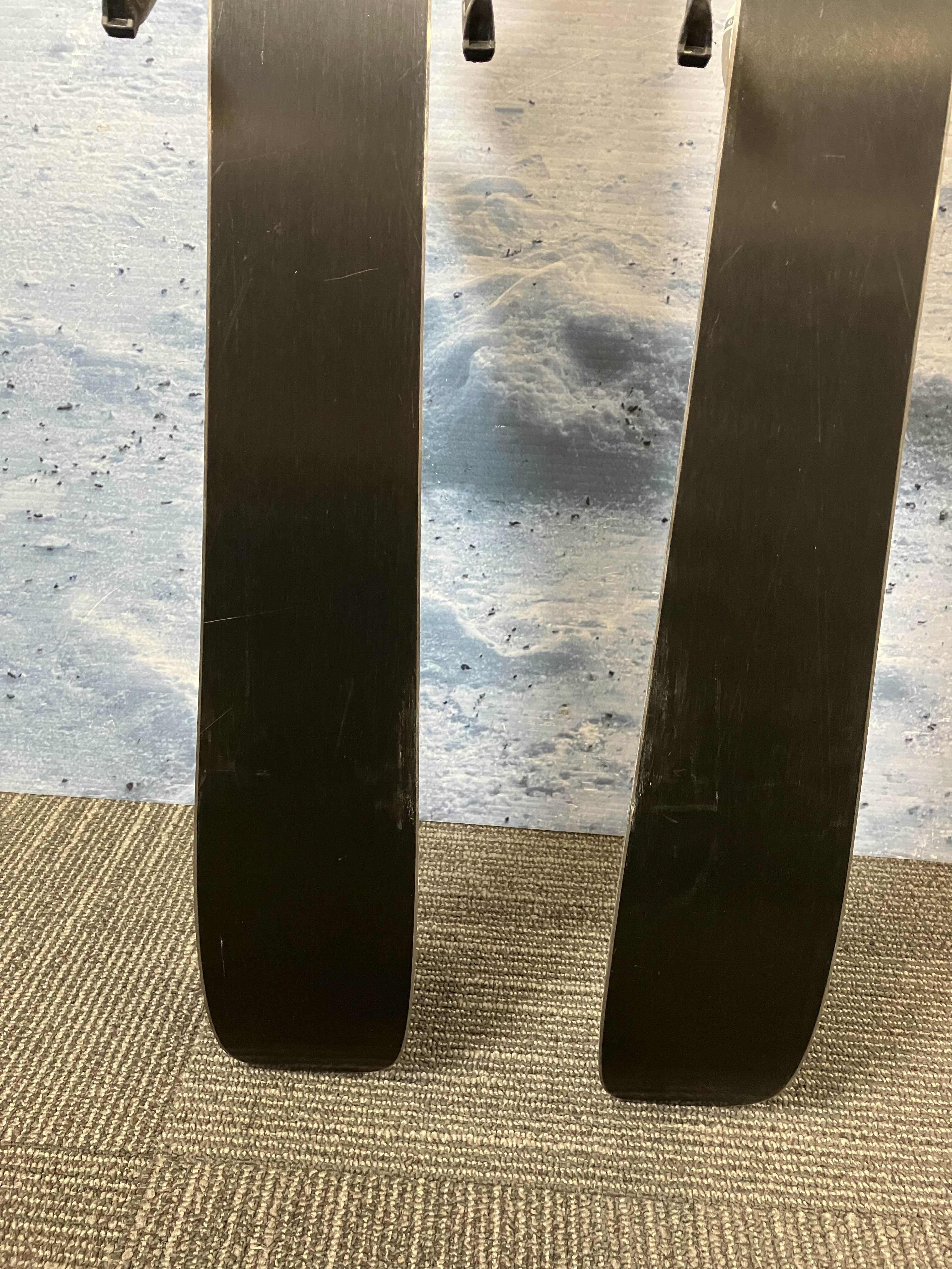 Used Atomic Bent Chetler 150cm w/ Atomic L6 GW Bindings