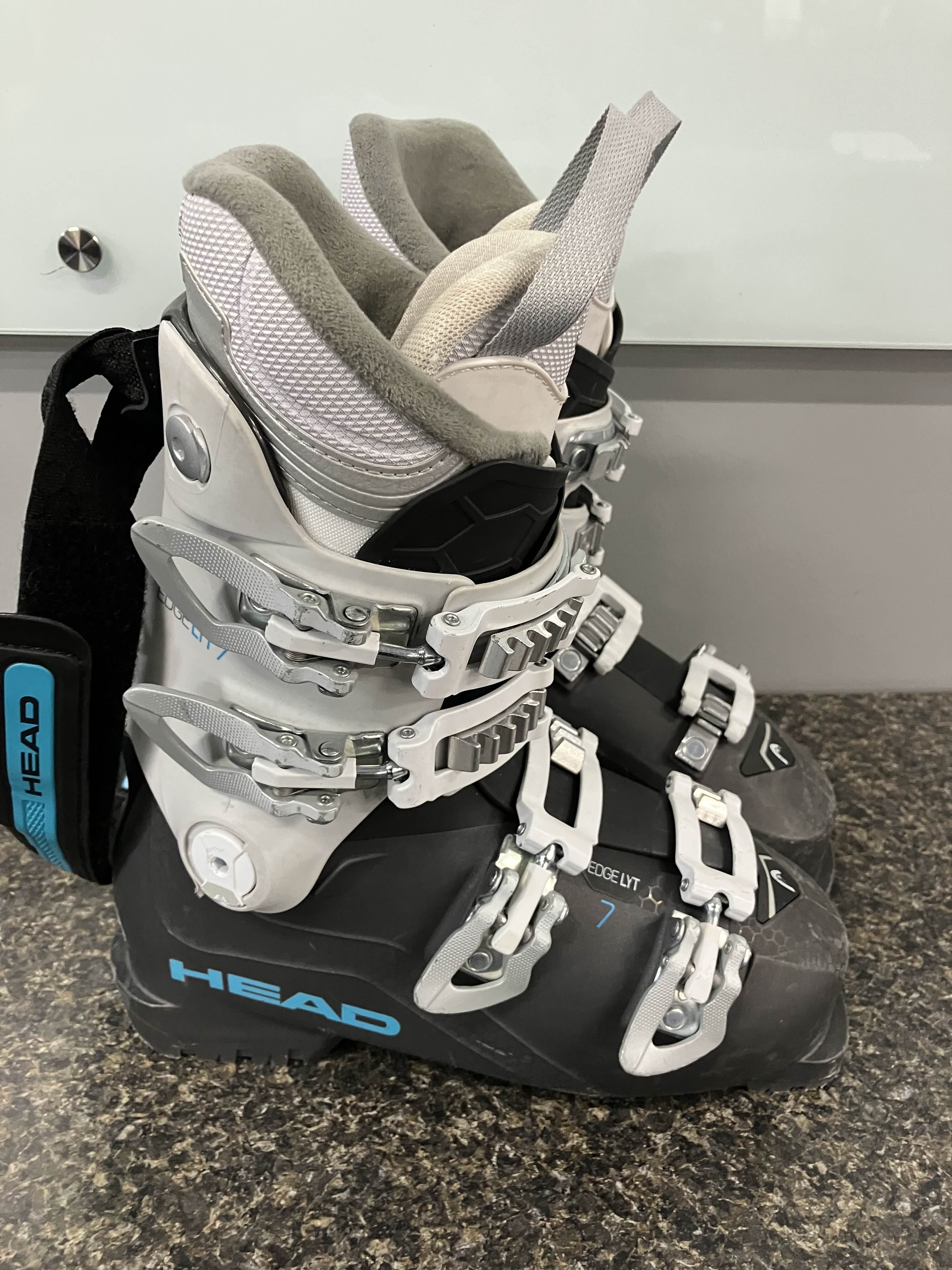 Used Edge LYT 7 W R HV 24.5 Ski Boot