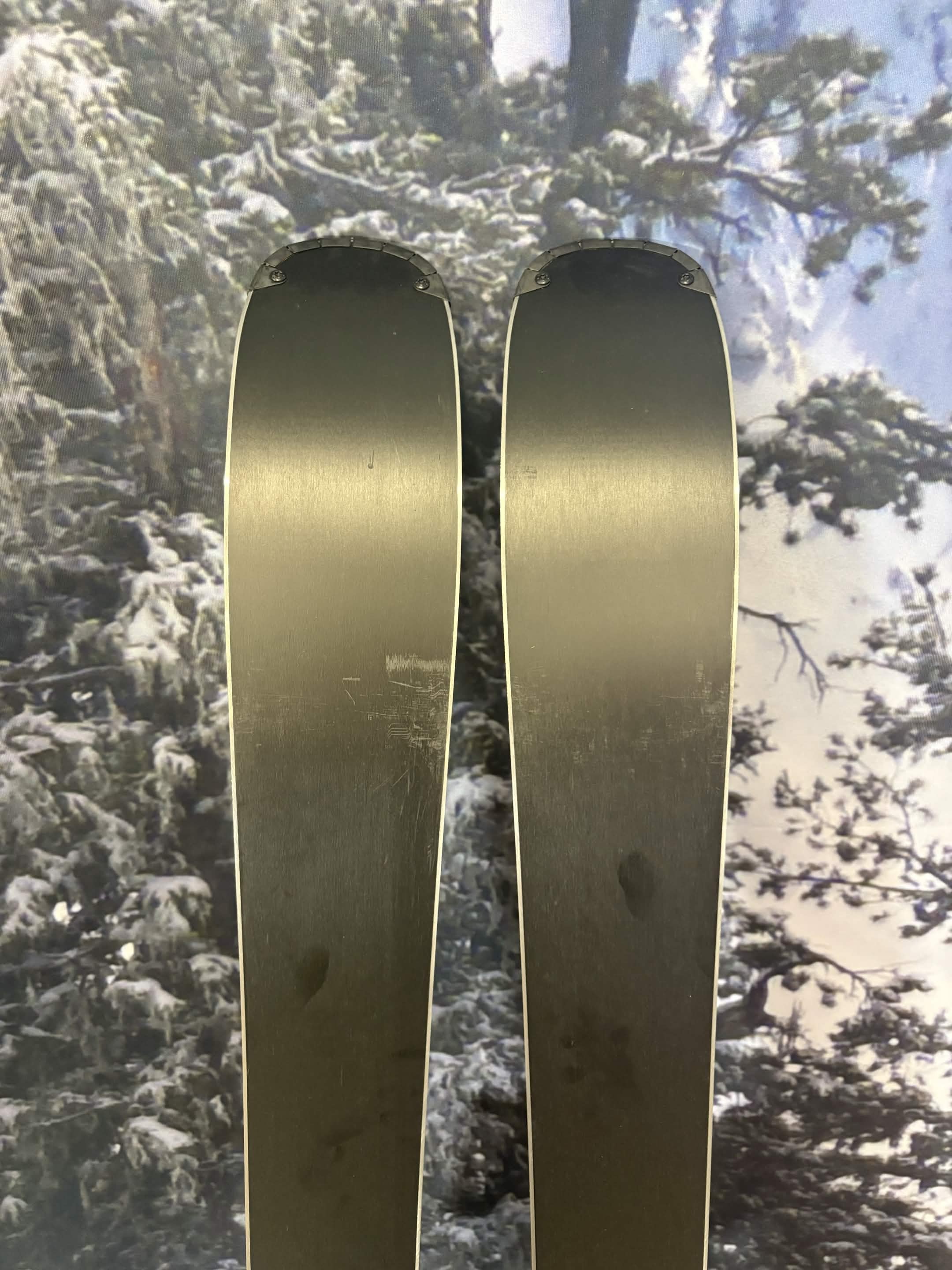 Atomic Bent Chetler 85R 150cm Skis w/ ATOMIC EM10 GW ATO SYS Demo Binding - New 2026