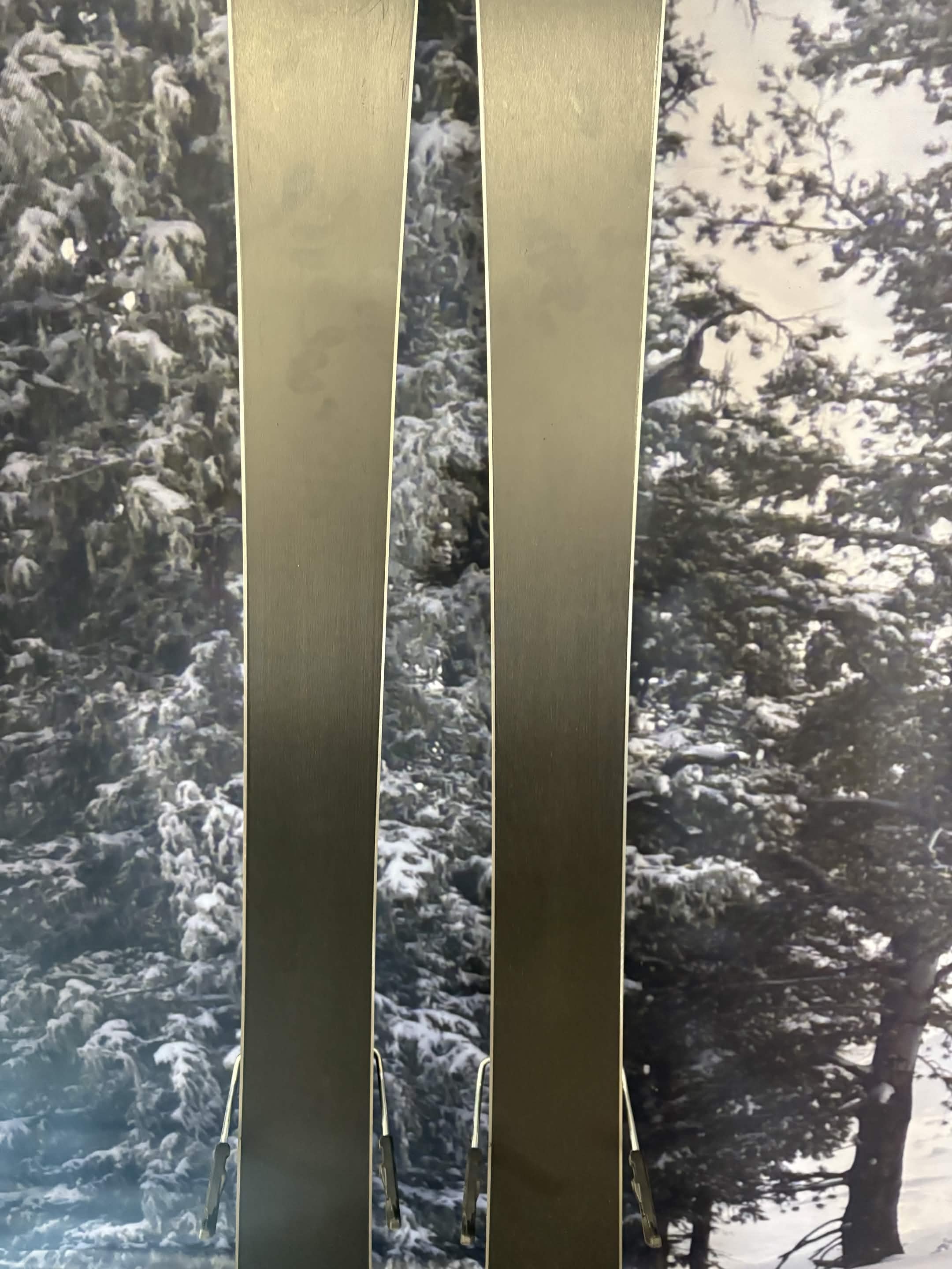 Atomic Bent Chetler 85R 150cm Skis w/ ATOMIC EM10 GW ATO SYS Demo Binding - New 2026