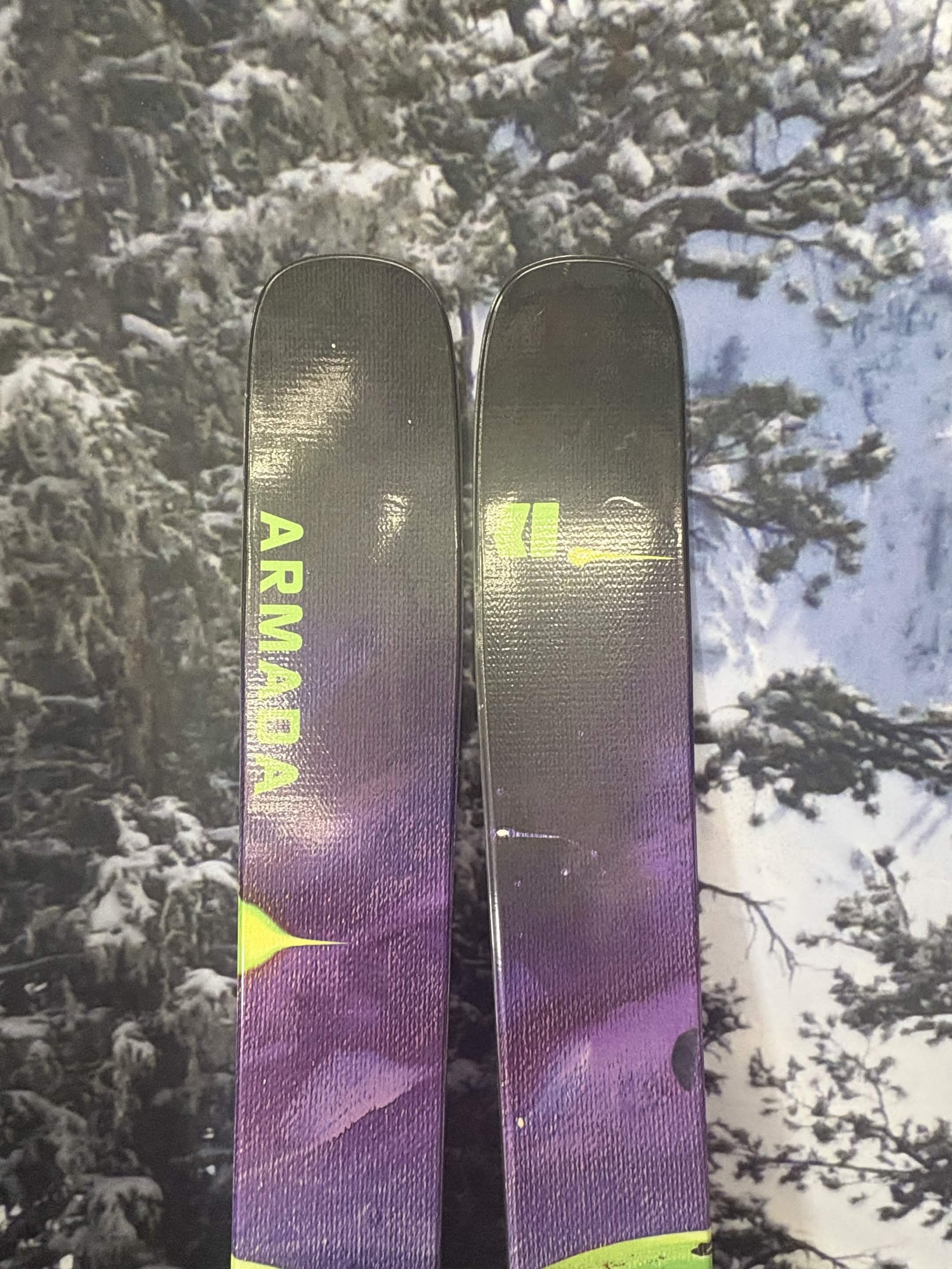Armada ARV 100 Madsteez 165cm Skis w/ ATOMIC NR Strive 11 GW ATO Demo Binding - New 2027