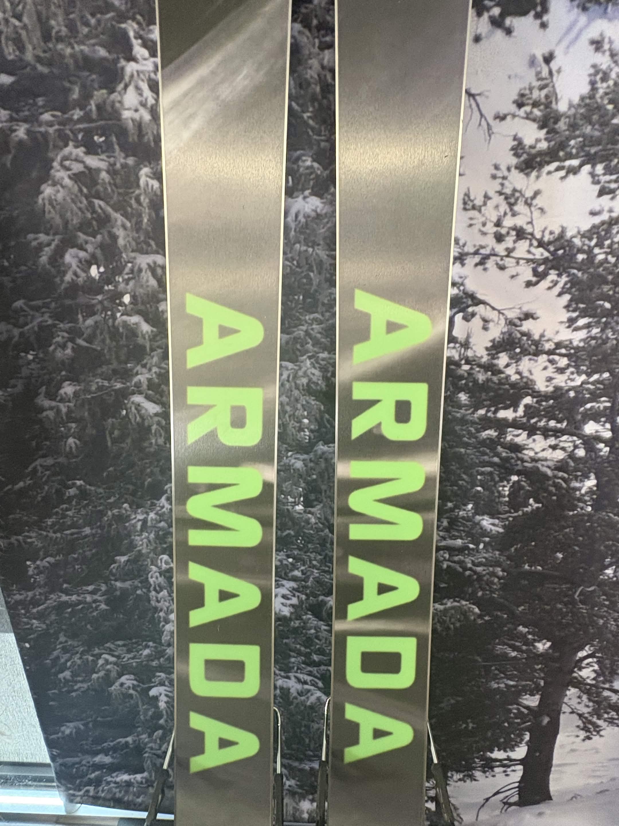 Armada ARV 100 Madsteez 165cm Skis w/ ATOMIC NR Strive 11 GW ATO Demo Binding - New 2027