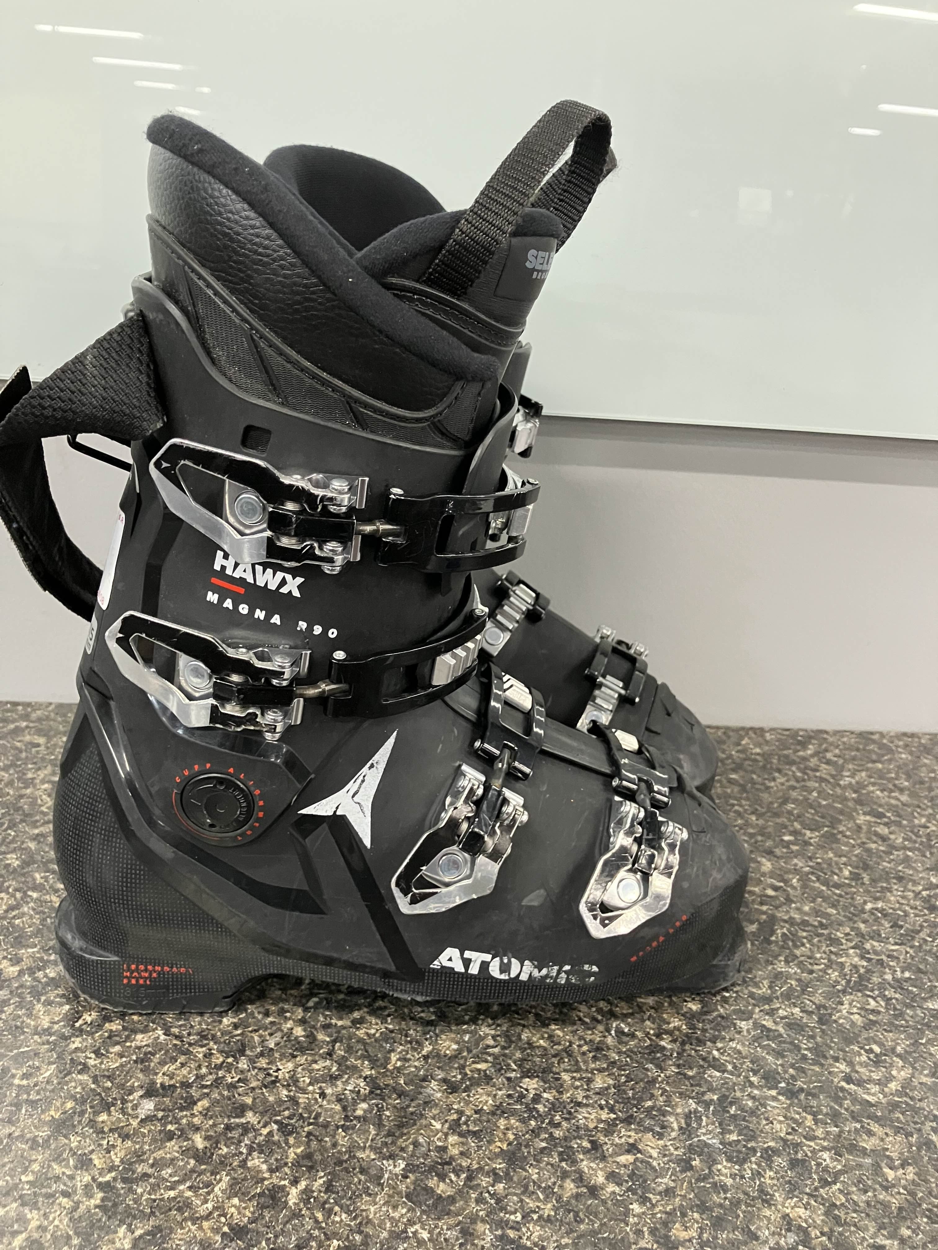 Used Atomic Hawx Magna R90 - 27.5 MP