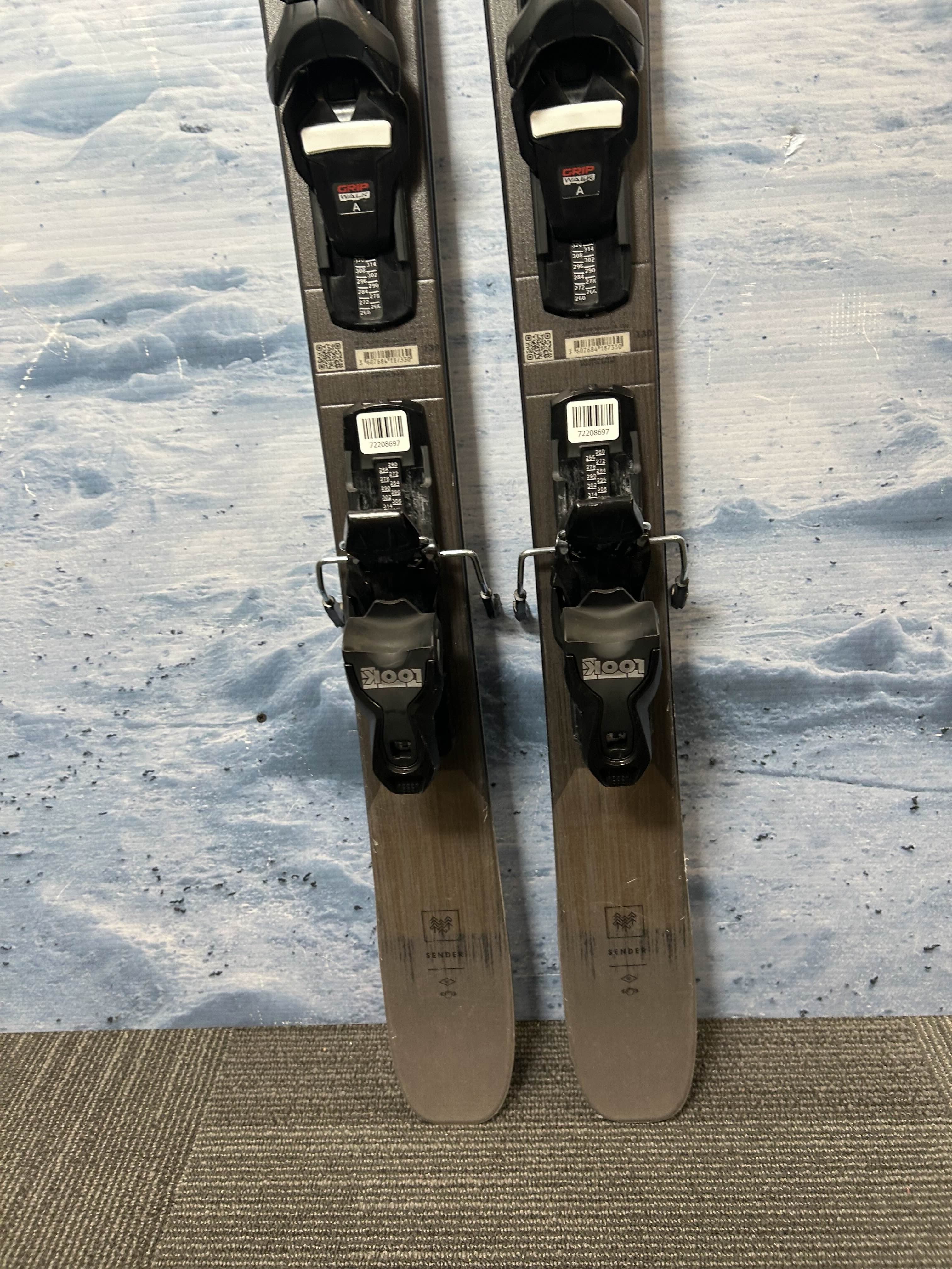 Used Rossignol Sender 90 Pro Ski - 130CM W/ Look Xpress 10 GW Demo Binding