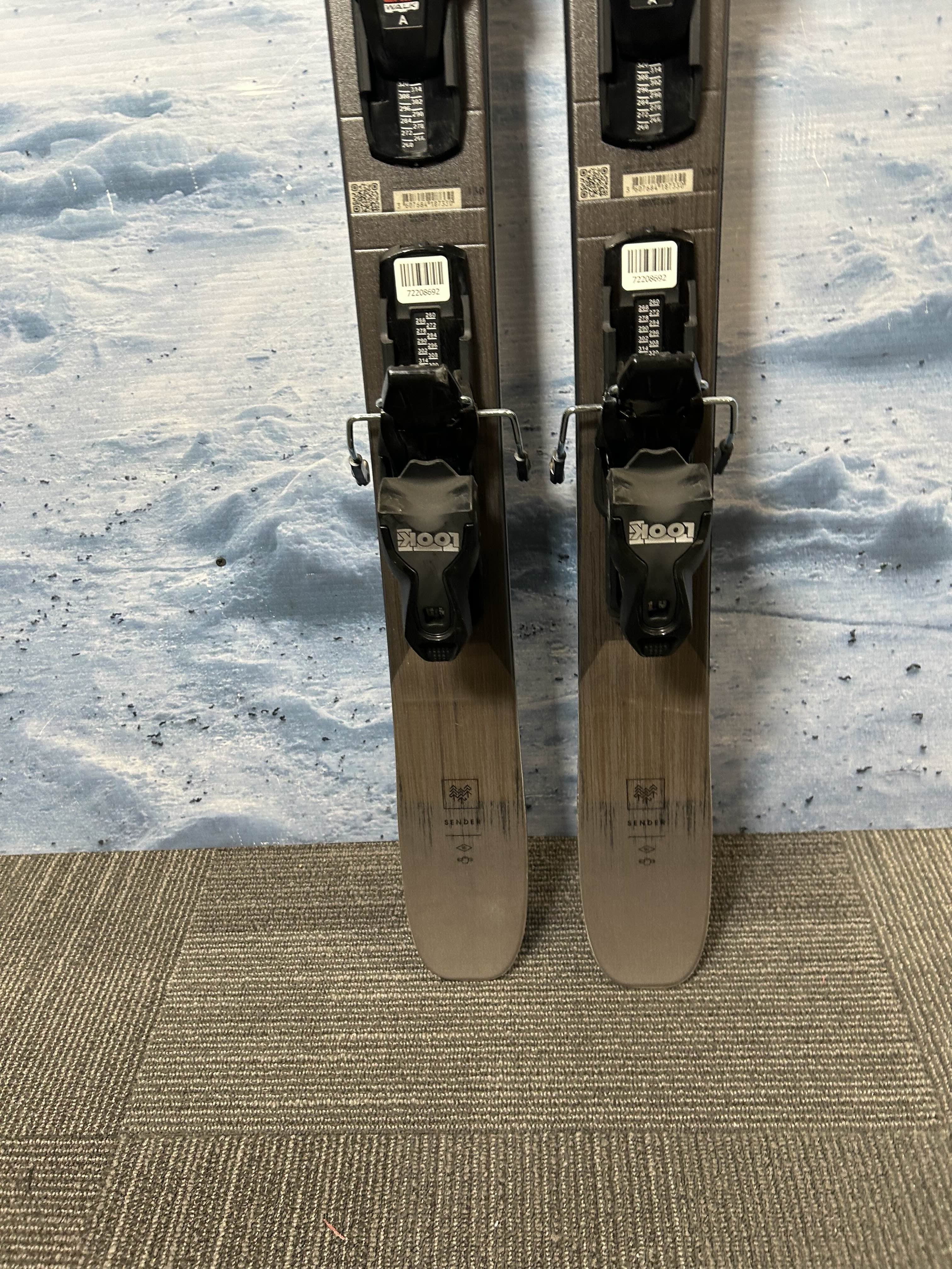 Used Rossignol Sender 90 Pro Ski - 130CM W/ Look Xpress 10 GW Demo Binding