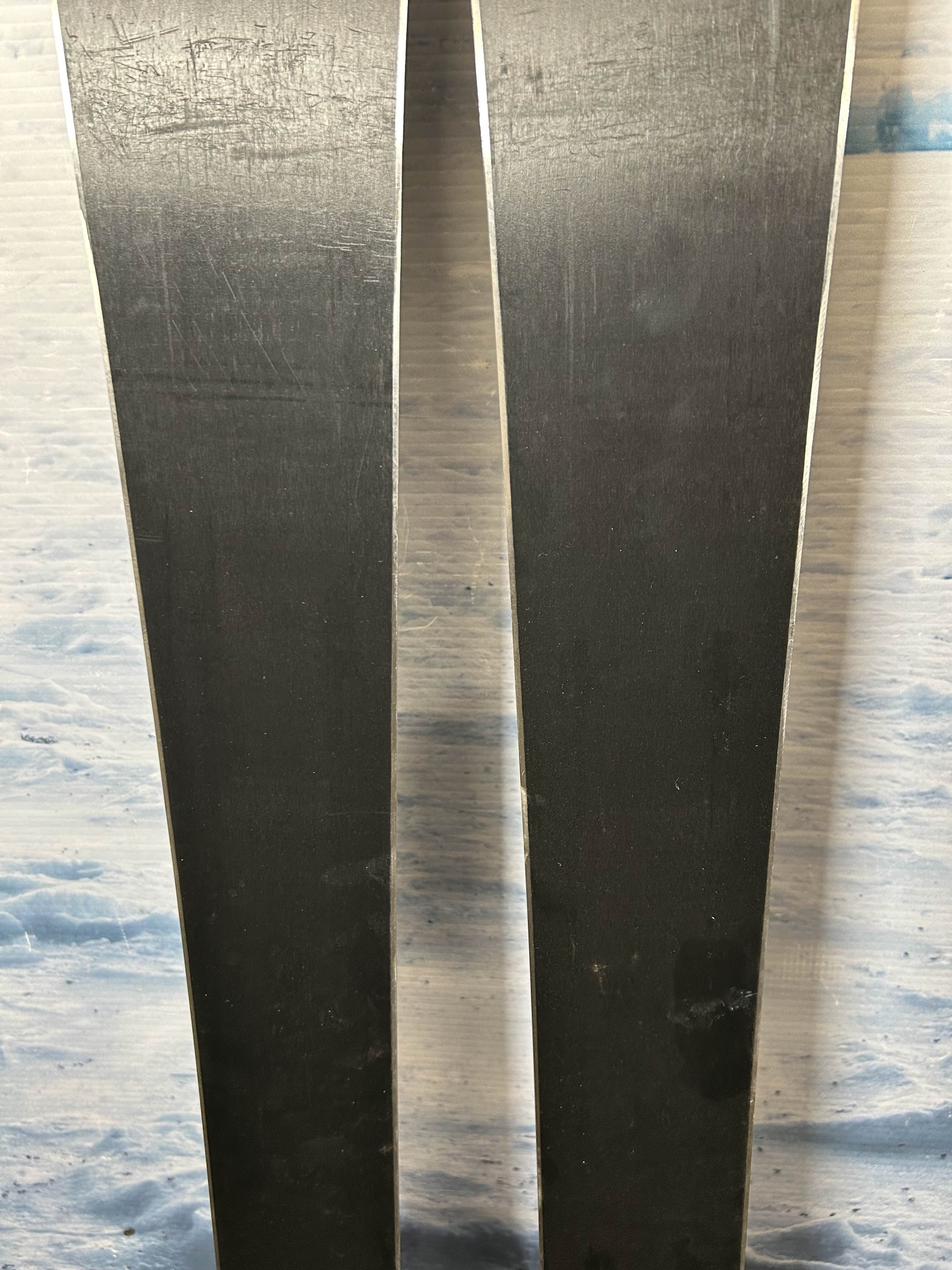 Used Rossignol Sender 90 Pro Ski - 130CM W/ Look Xpress 10 GW Demo Binding