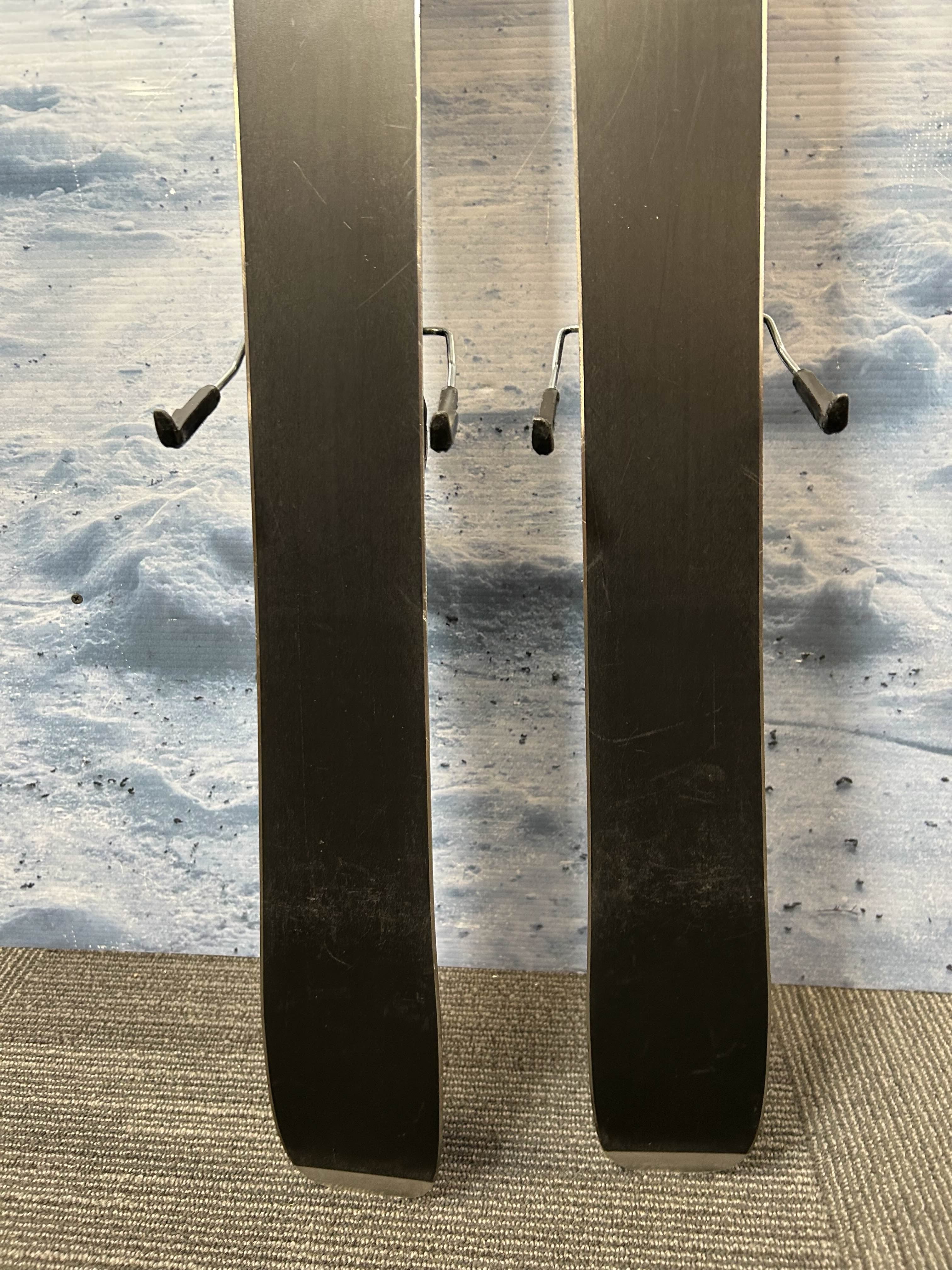 Used Rossignol Sender 90 Pro Ski - 140CM W/ Look Xpress 10 GW Demo Binding