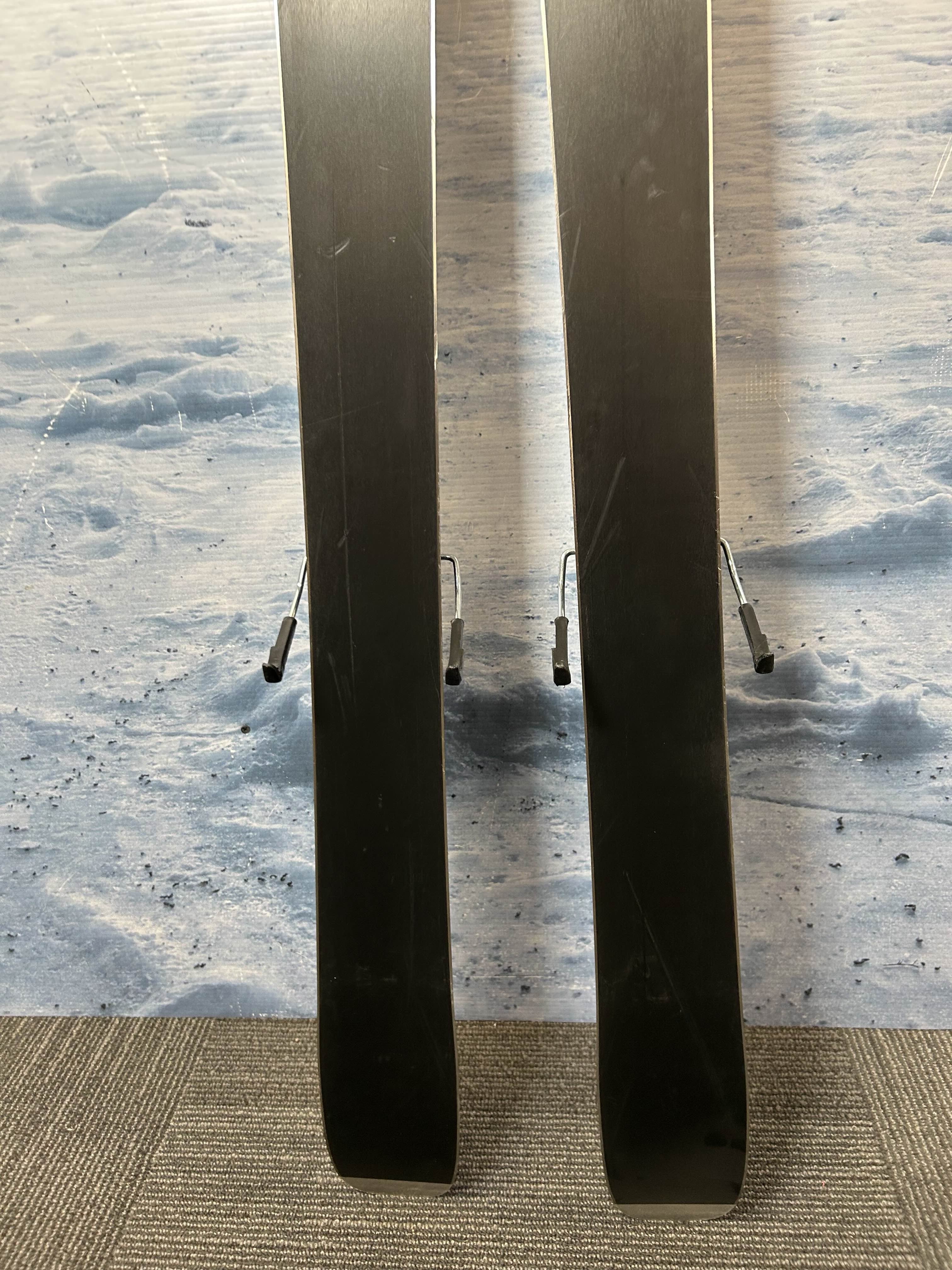 Used Rossignol Sender 90 Pro Ski - 140CM W/ Look Xpress 10 GW Demo Binding