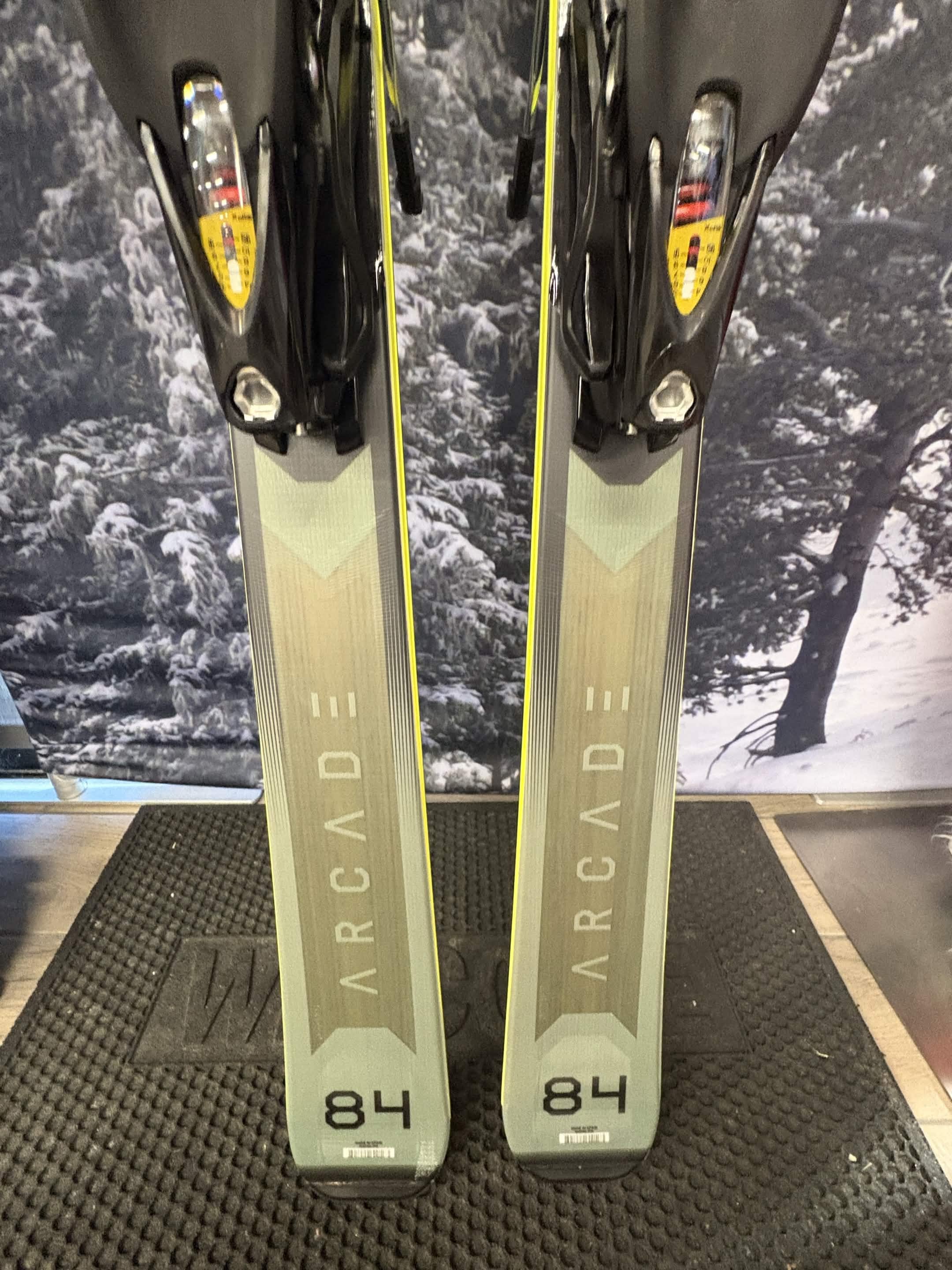 Rossignol Arcade 84 176cm Skis w/ ROSSIGNOL SPX Konect GW SYS Demo Binding - New 2027
