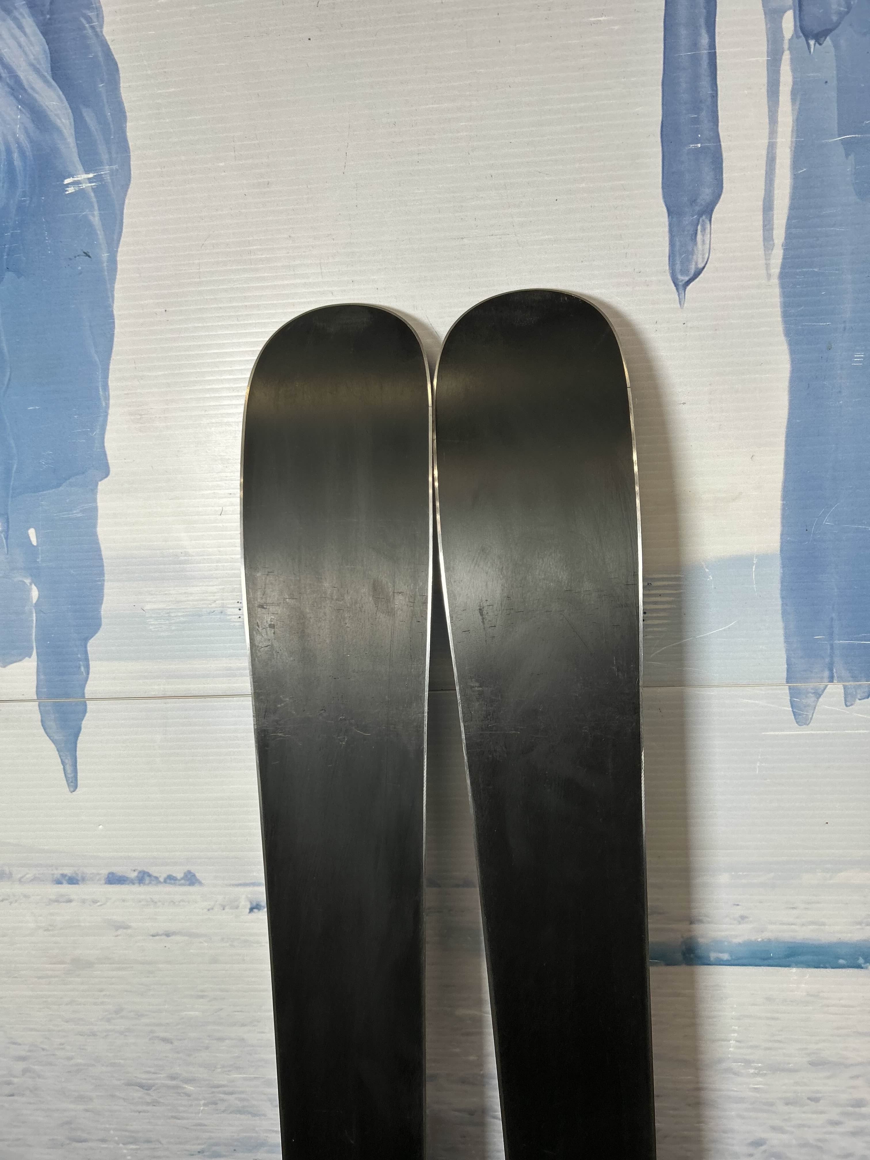 Used  Rossignol  Sender 90 Pro Ski w/ Look  Xpress 10 GW Demo Bindings - 150cm