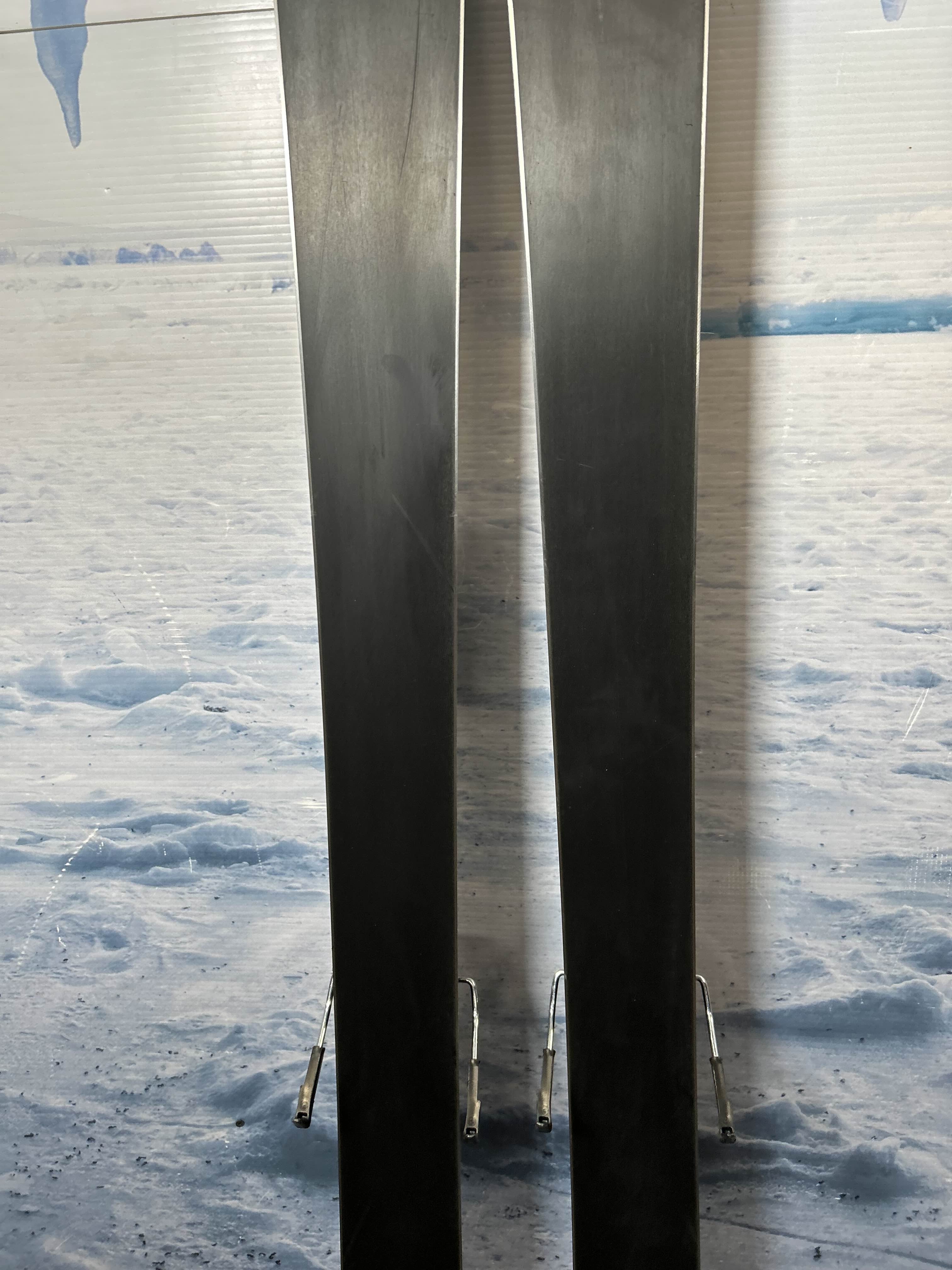 Used  Rossignol  Sender 90 Pro Ski w/ Look  Xpress 10 GW Demo Bindings - 150cm