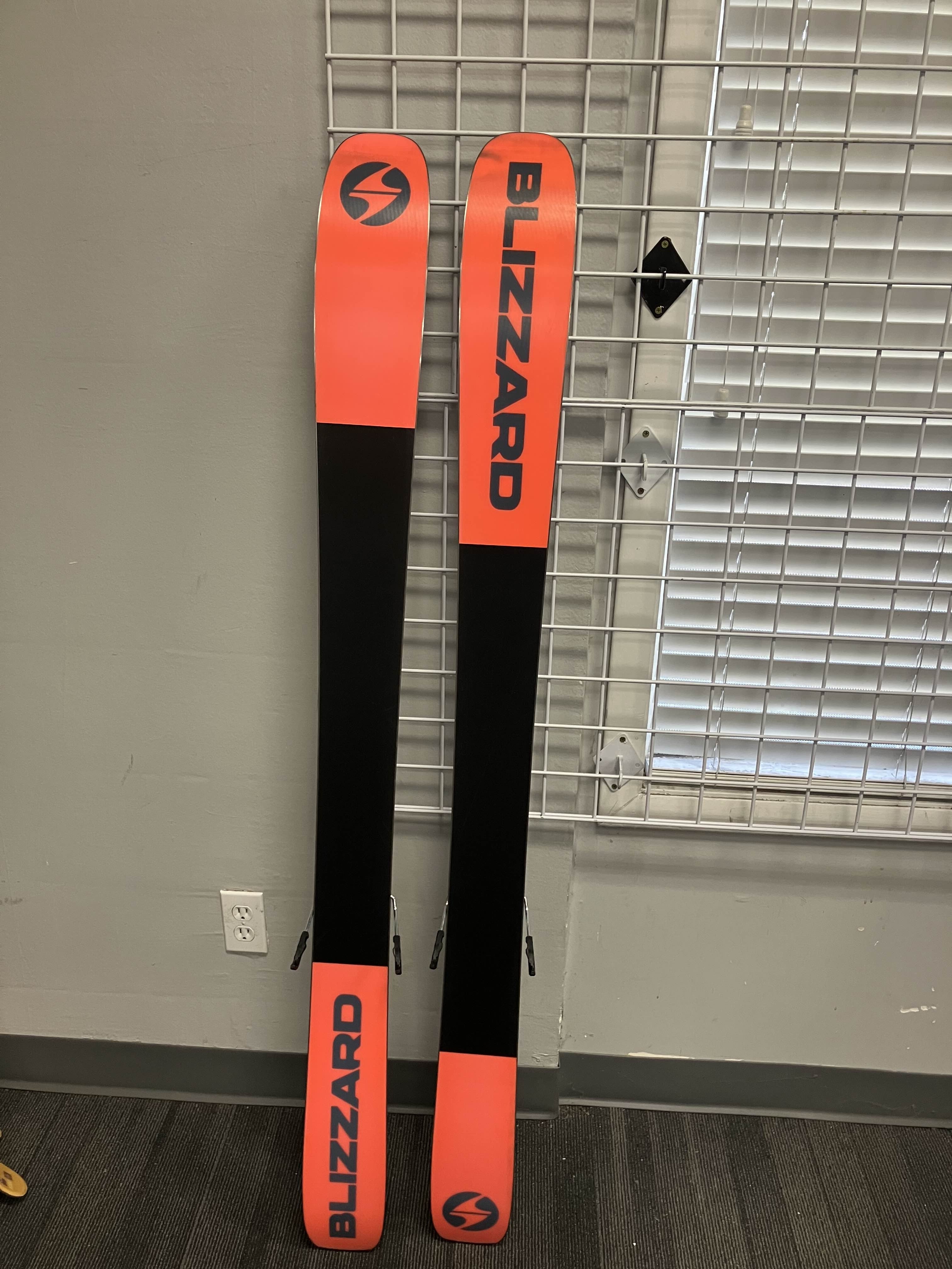 Used Blizzard Sheeva 10 156cm Skis w/ Atomic Strive 11 GW Bindings