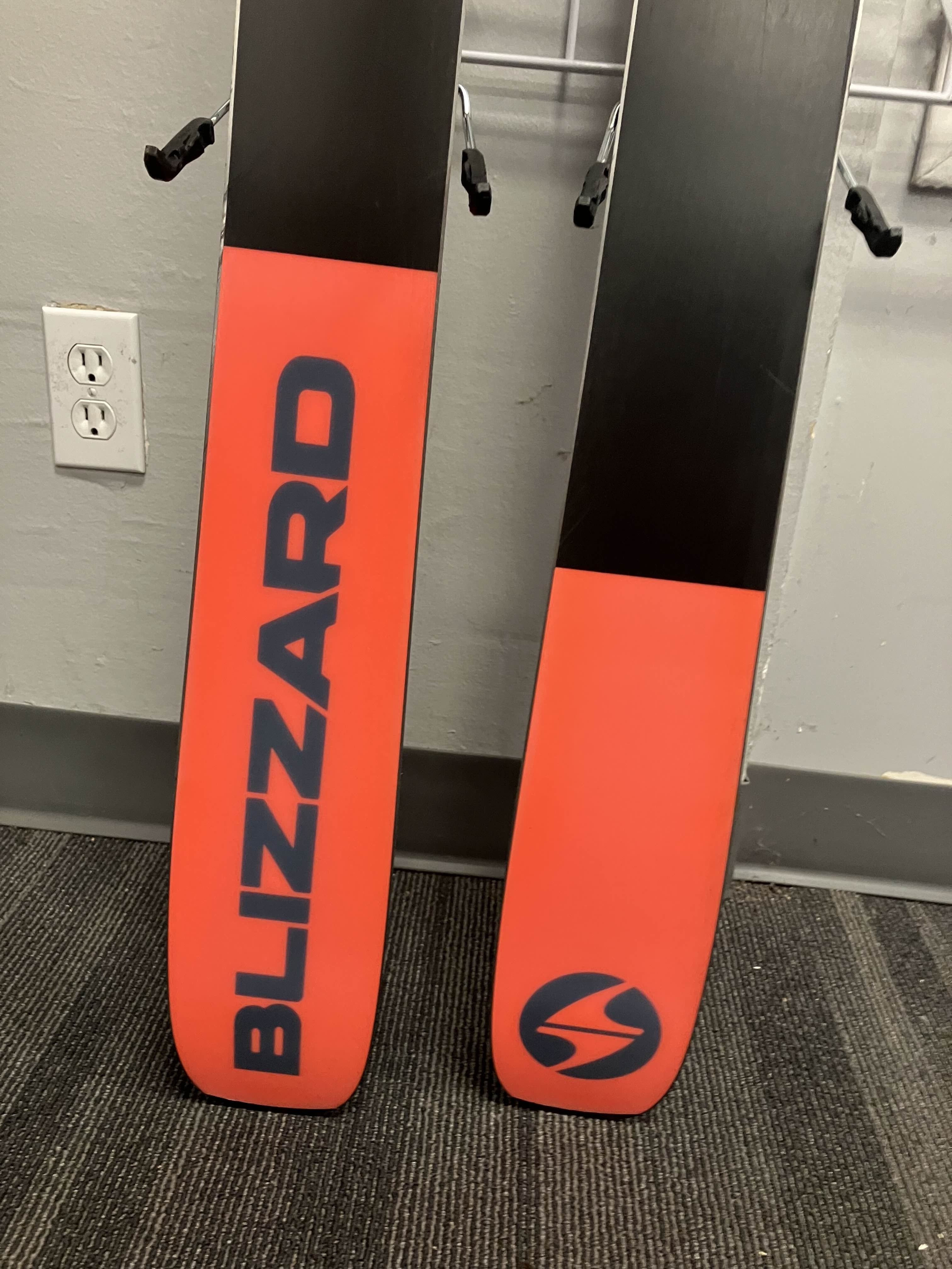Used Blizzard Sheeva 10 156cm Skis w/ Atomic Strive 11 GW Bindings
