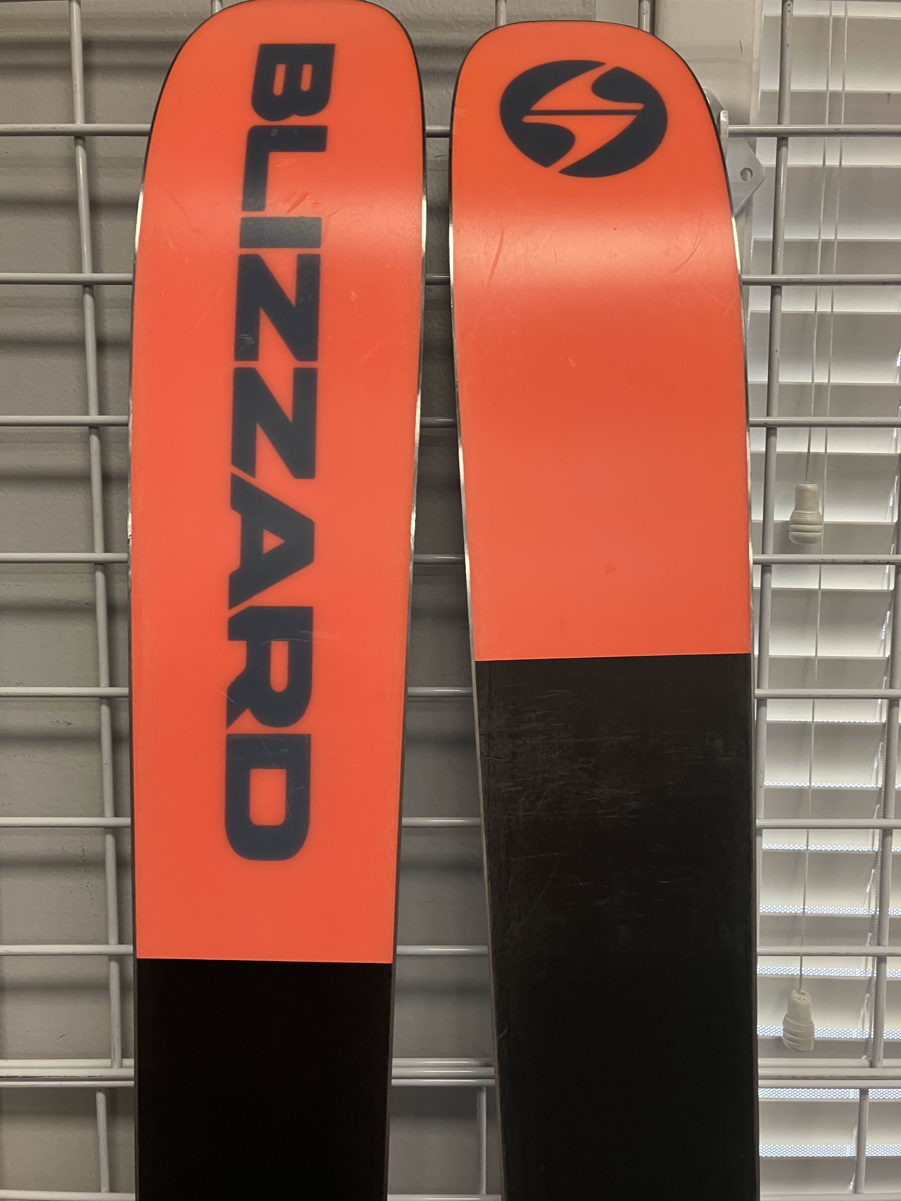Used Blizzard Rustler 10 186cm Skis w/ Atomic Strive 13 GW Demo Bindings