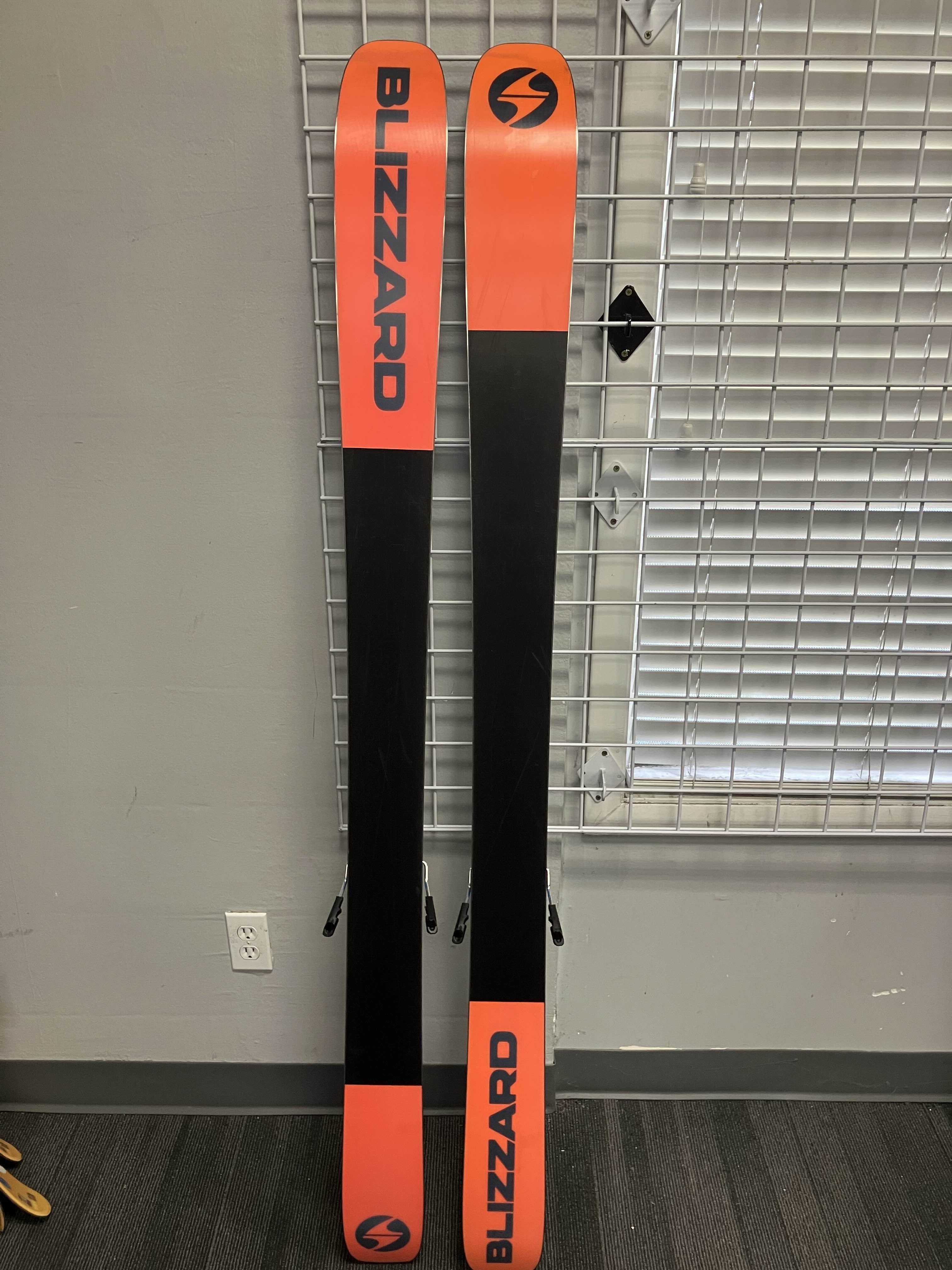 Used Blizzard Rustler 10 174cm Skis w/ Atomic Strive 11 GW Bindings