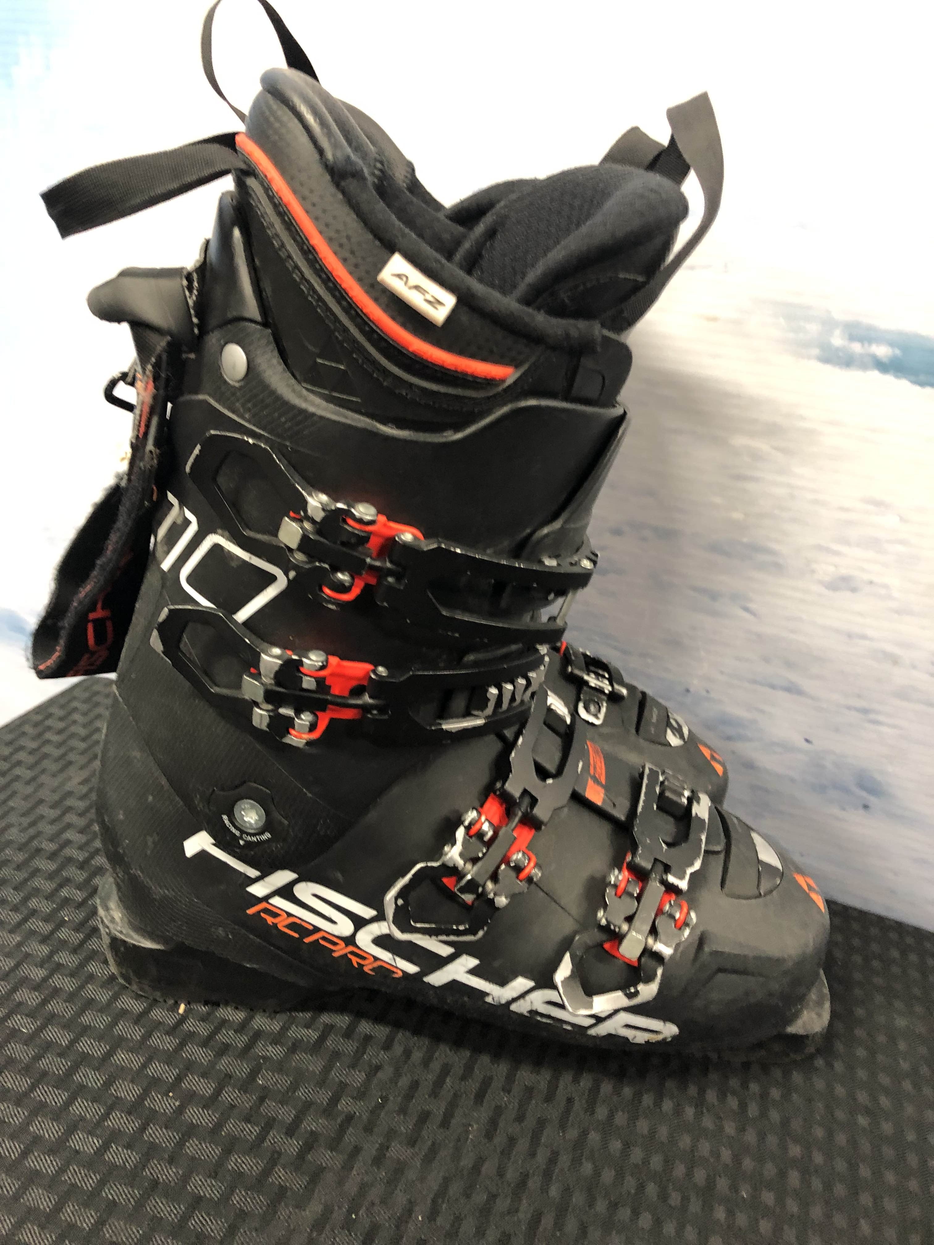 Used Fischer RC Pro 110 Ski Boot 26.5