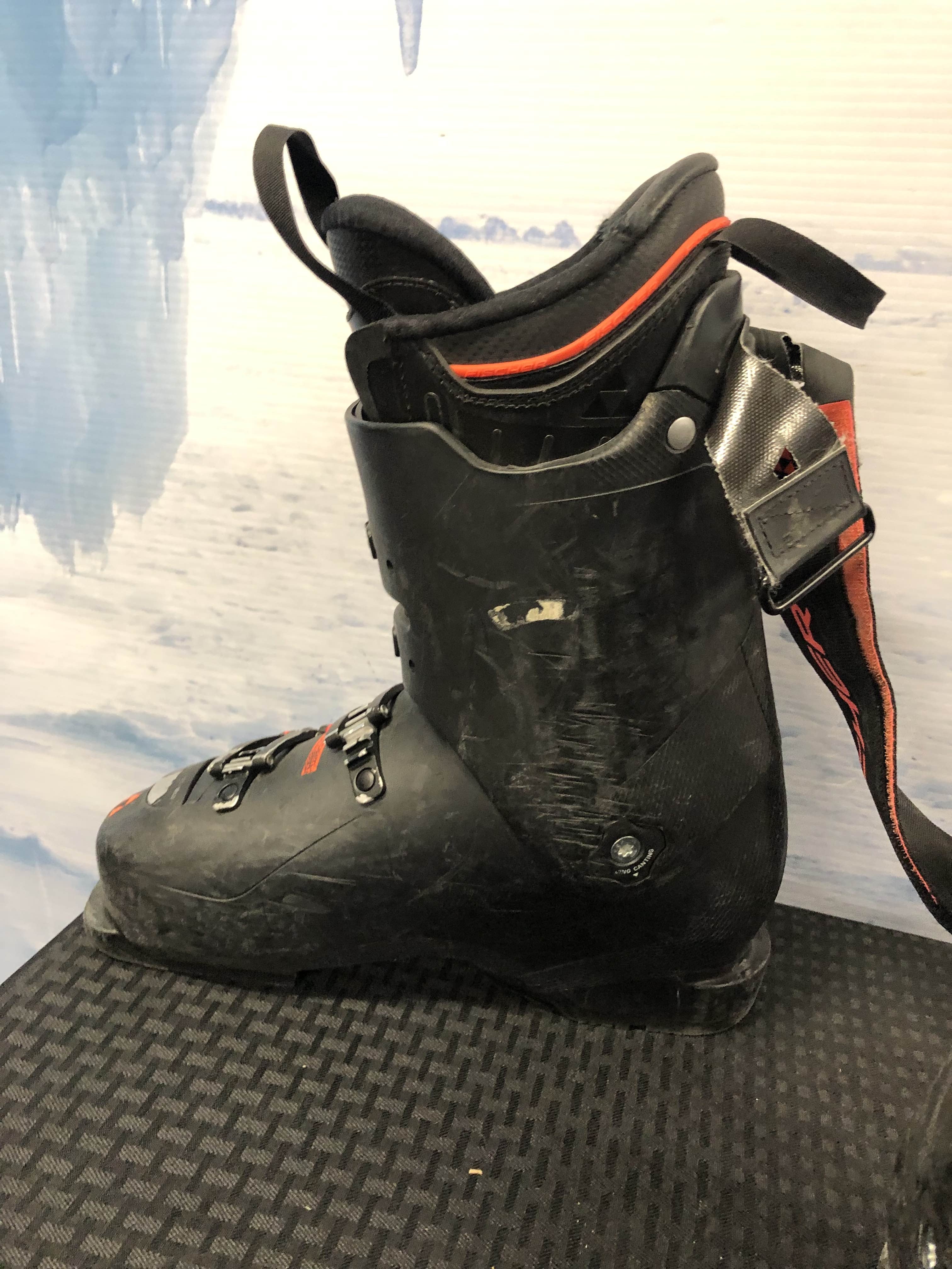 Used Fischer RC Pro 110 Ski Boot 26.5