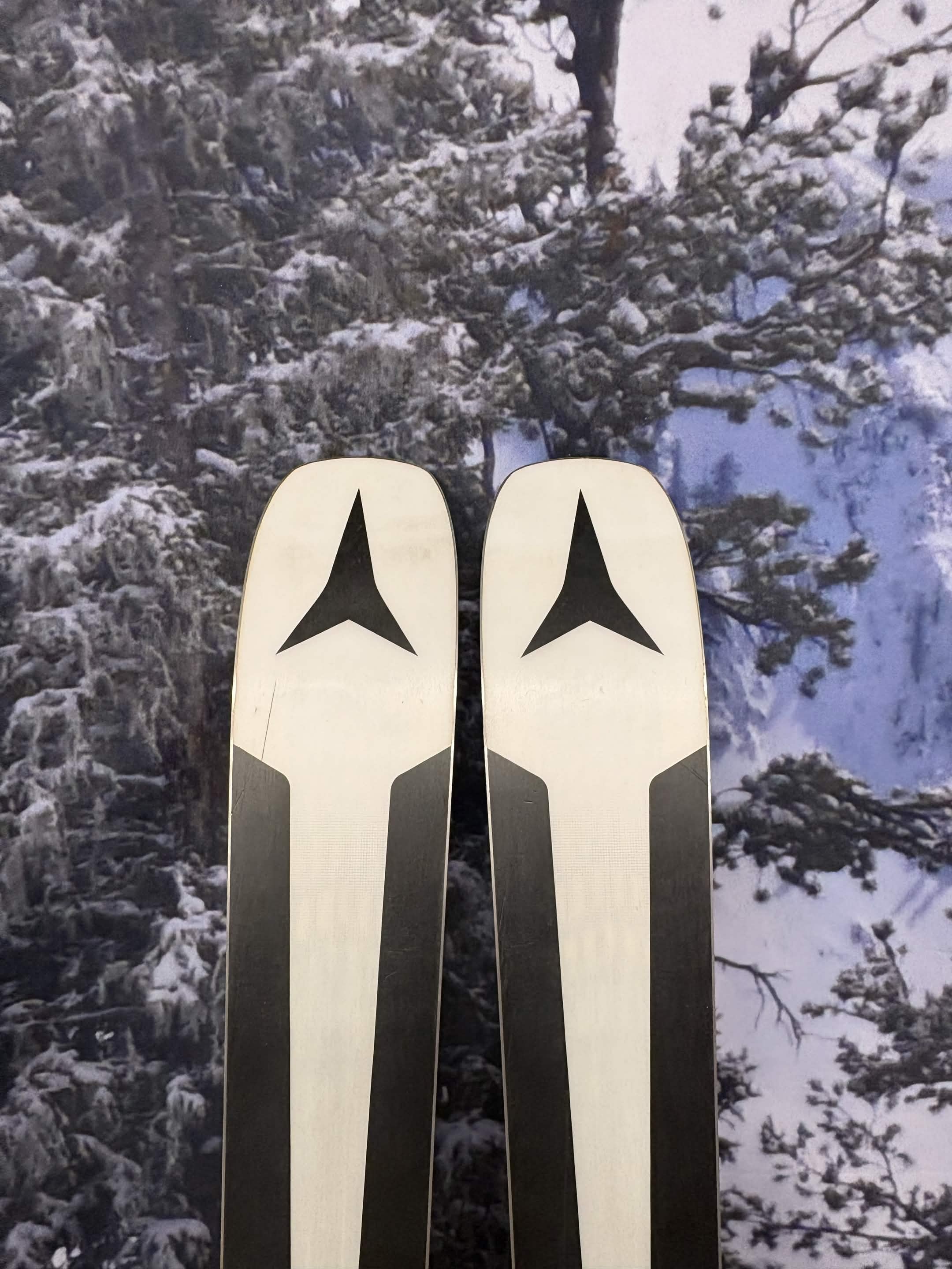 Atomic Vantage 90 Ti 161cm Skis w/ ATOMIC Warden 11 MNC Demo Binding - Used